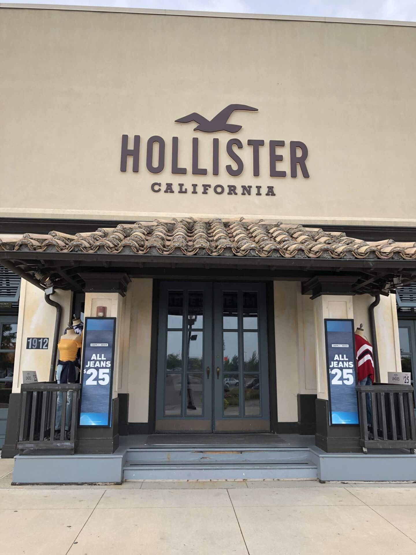 Hollister Winkel Voorste Logo Muurpapier