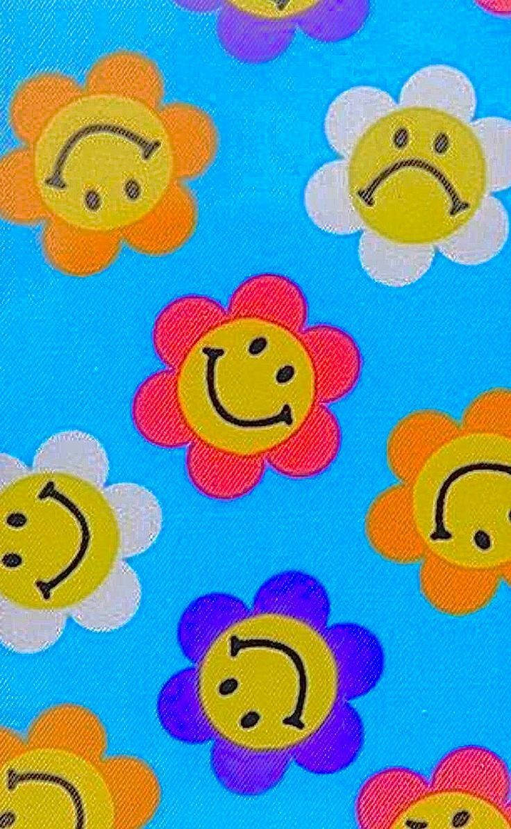 Indie Kind Estetiek Hartseer en Glimlaggend Muurpapier