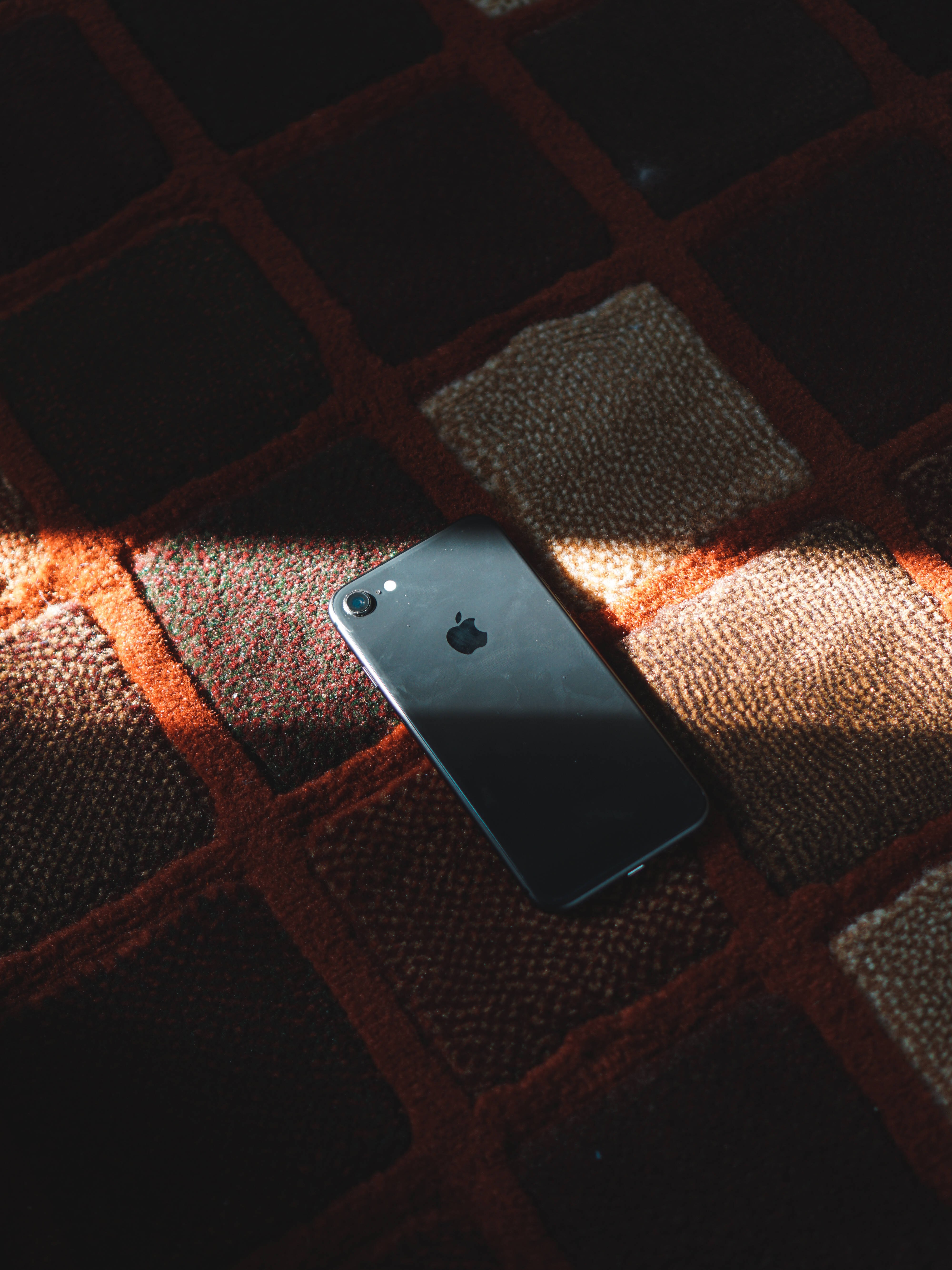 iPhone 8 Skaduwees Muurpapier