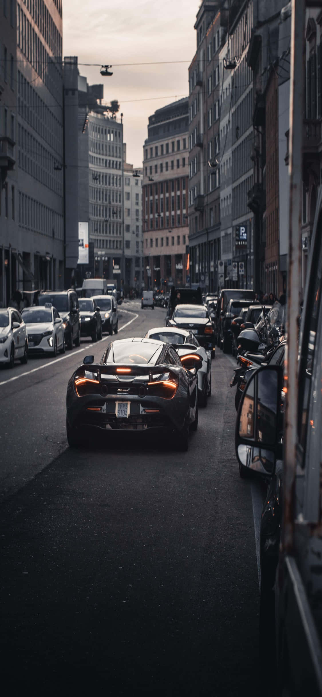 iPhone X McLaren 720s Stad Uitsig Agtergrond Muurpapier