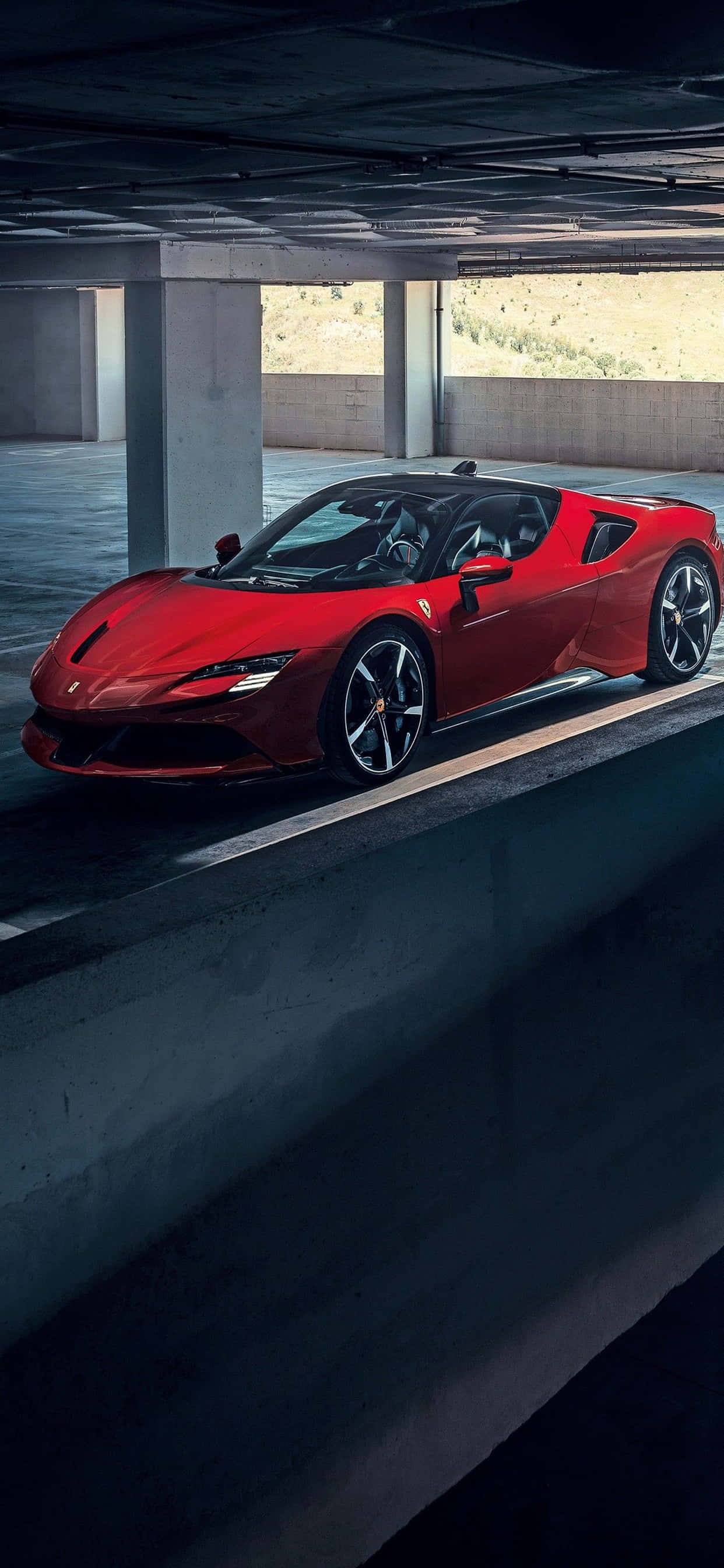 iPhone Xs Max Ferrari Agtergrond Rooi Ferrari SF90 Stradale In 'n Parkeerterrein Muurpapier
