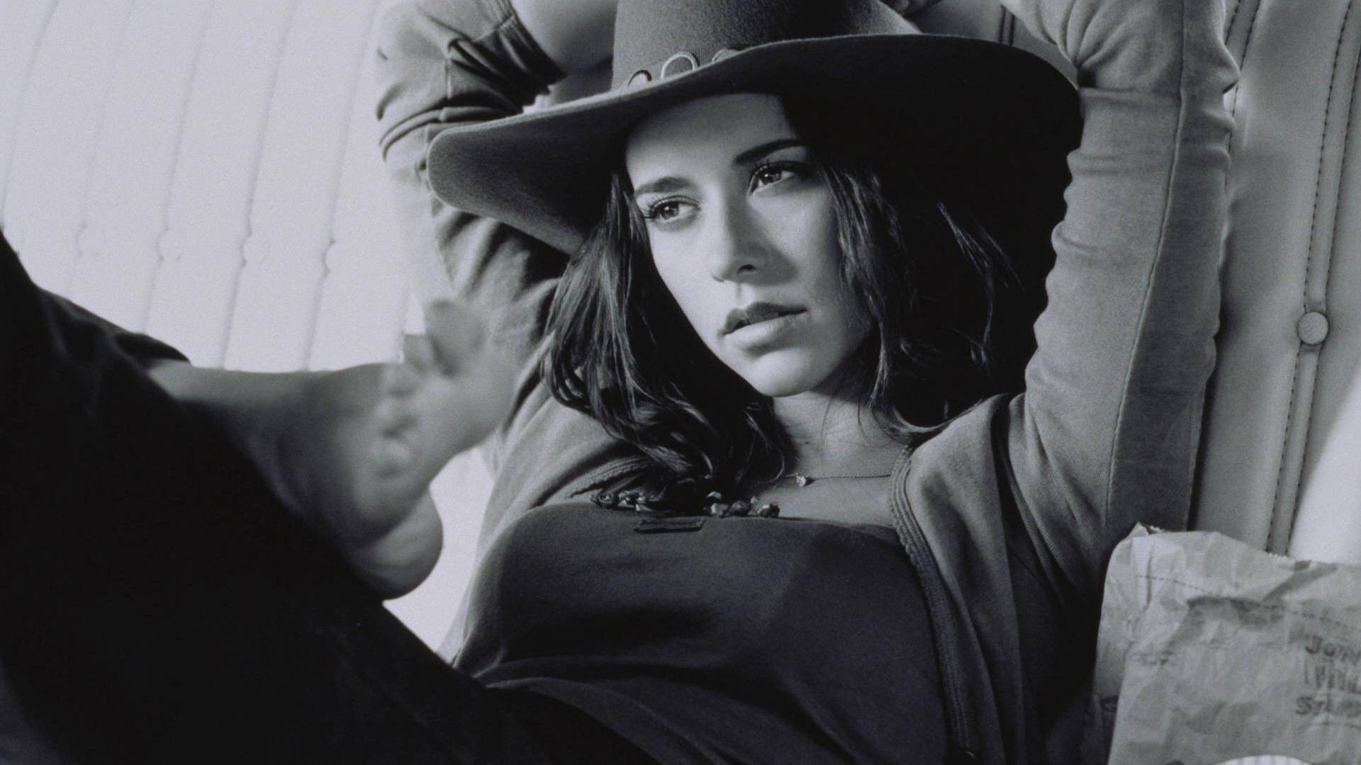 Jennifer Love Hewitt Gryskeur Muurpapier