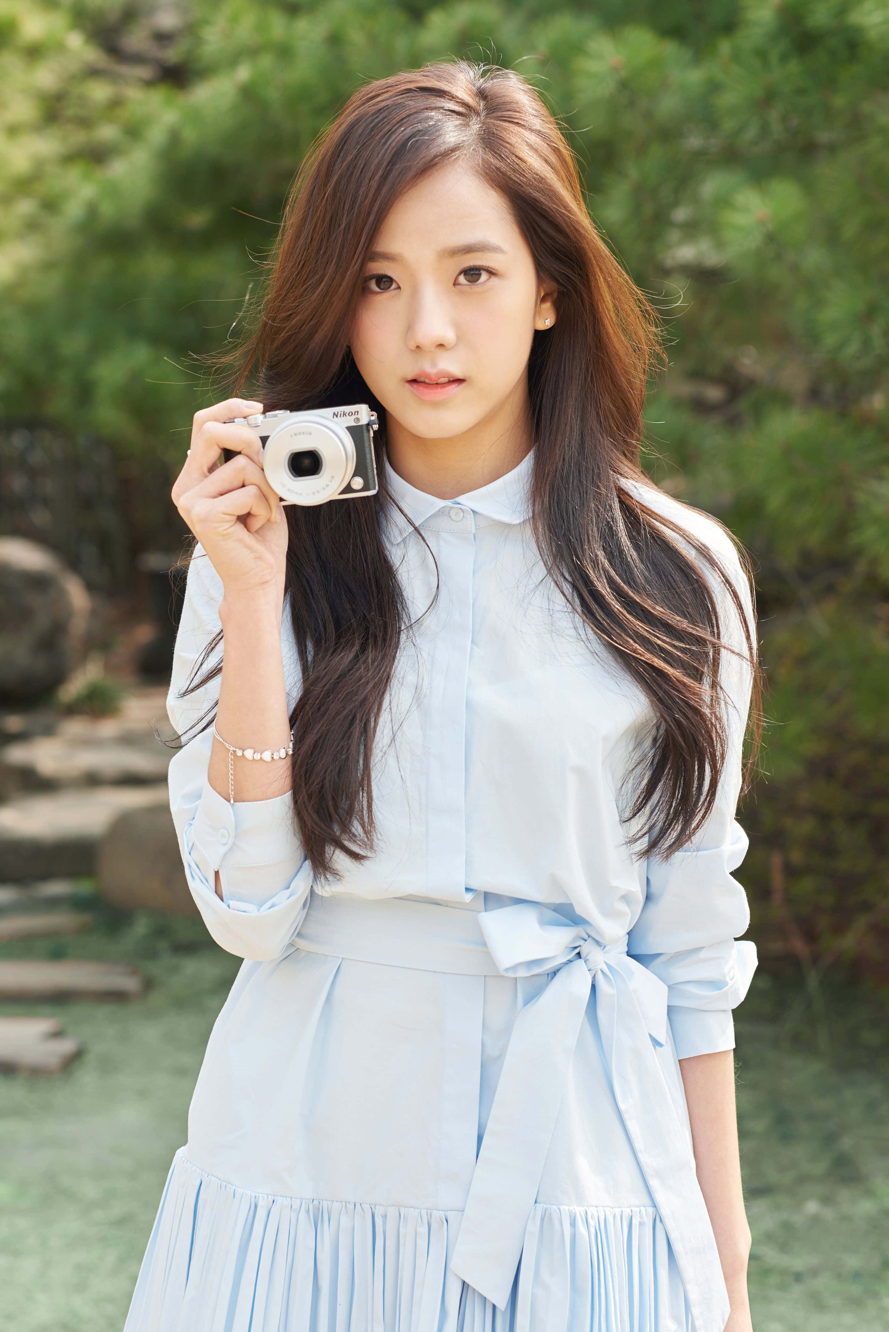 Jisoo Blackpink Kamera Ligblou Muurpapier