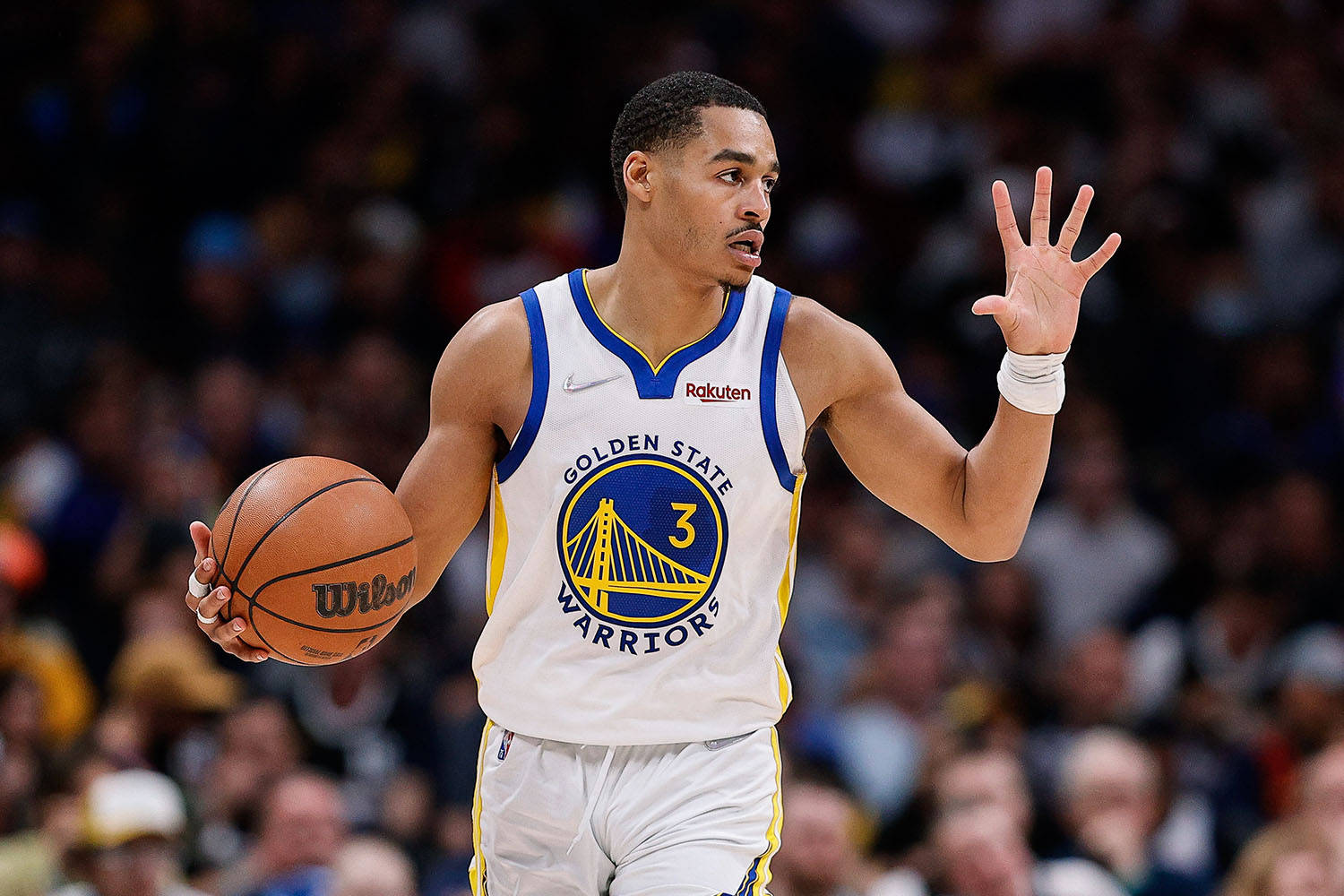 Jordan Poole Hande Omhoog — Basketbal GIF Muurpapier