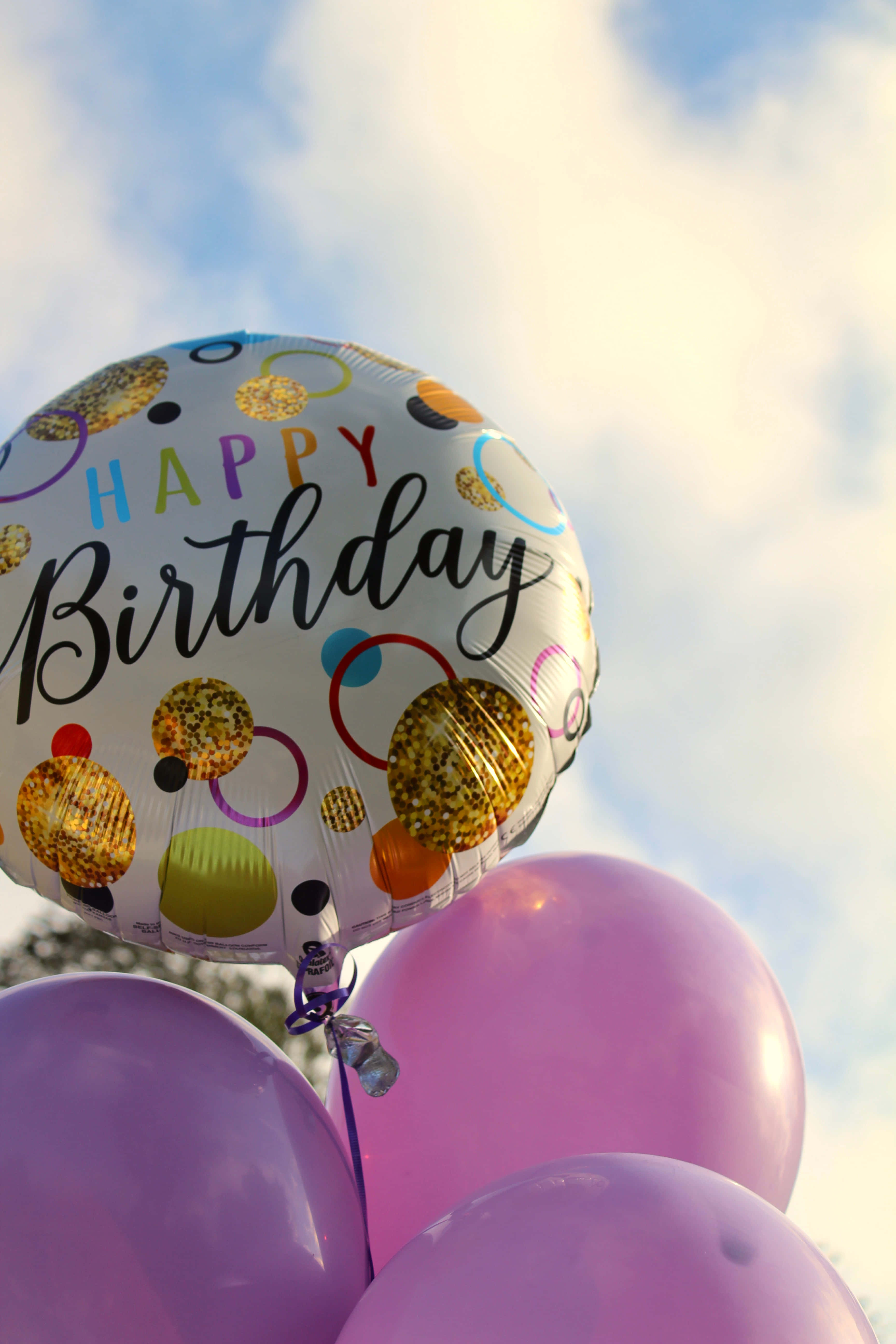 Jubelende Verjaardag Ballon Fiesta Muurpapier