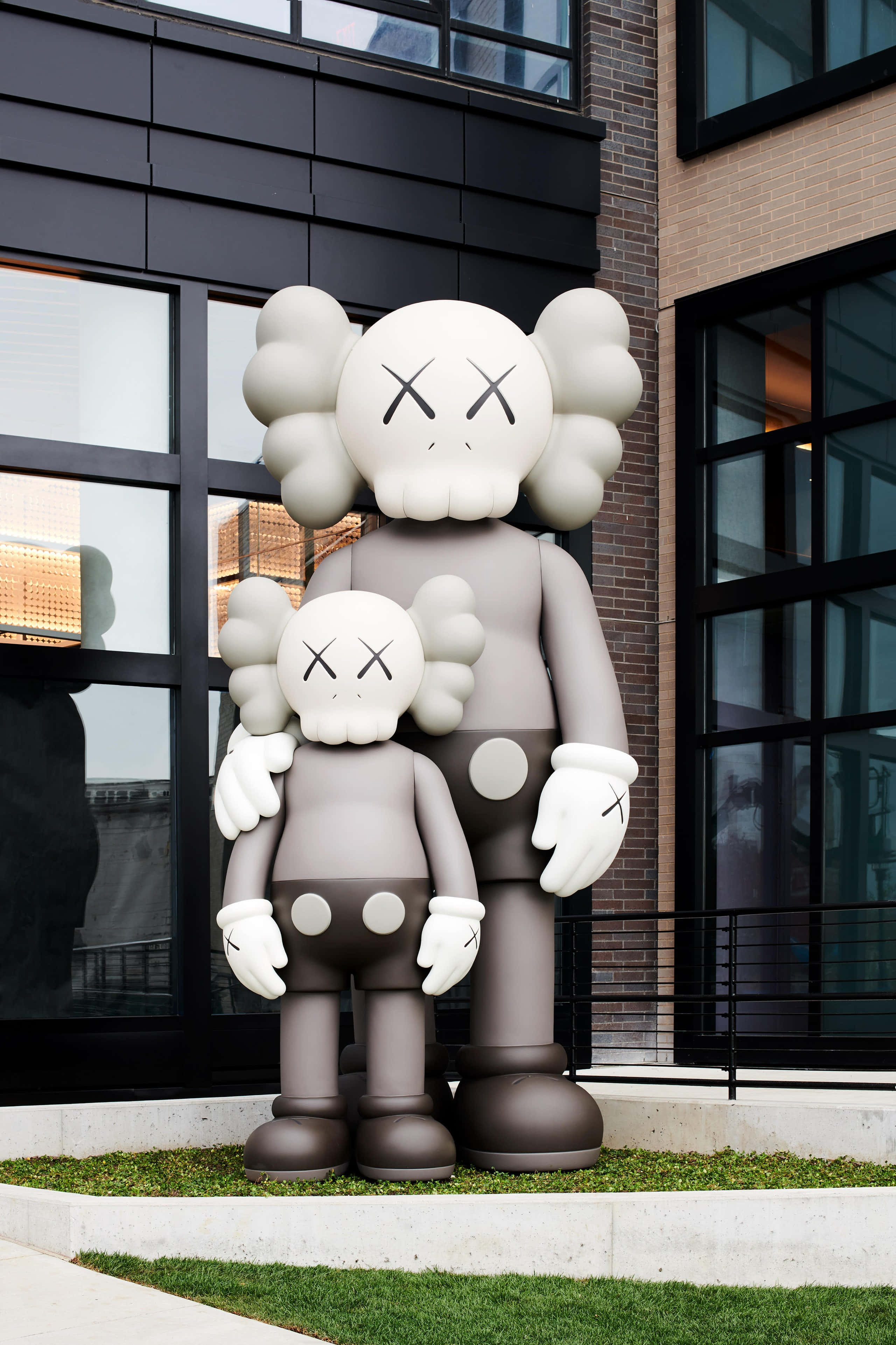 Kaws Onthul Nuwe Reeks Beeldhouwerke Muurpapier