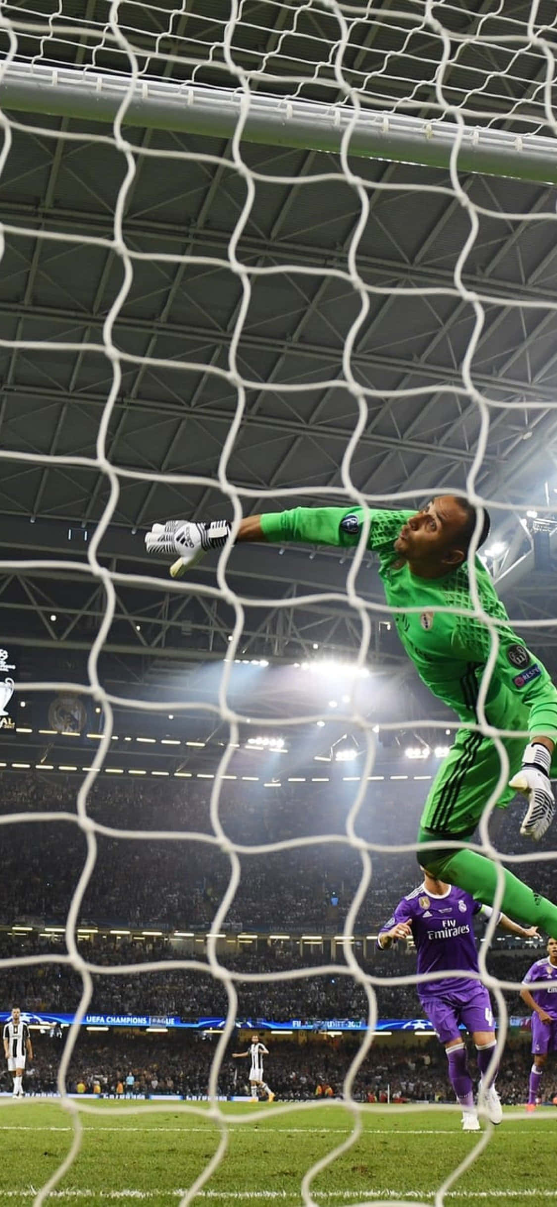 Keylor Navas in aksie op die veld Muurpapier