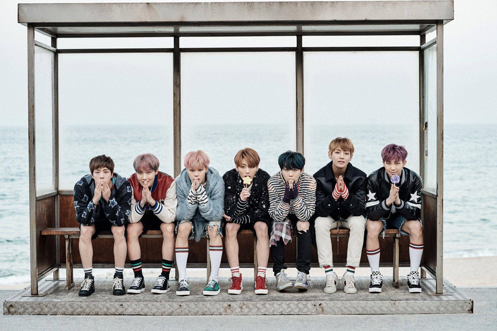Koel BTS-skootrekenaar-albumvoorskou Muurpapier