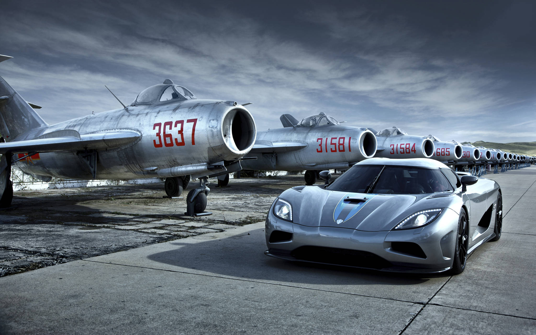 Koel Motor Koenigsegg Grys Muurpapier