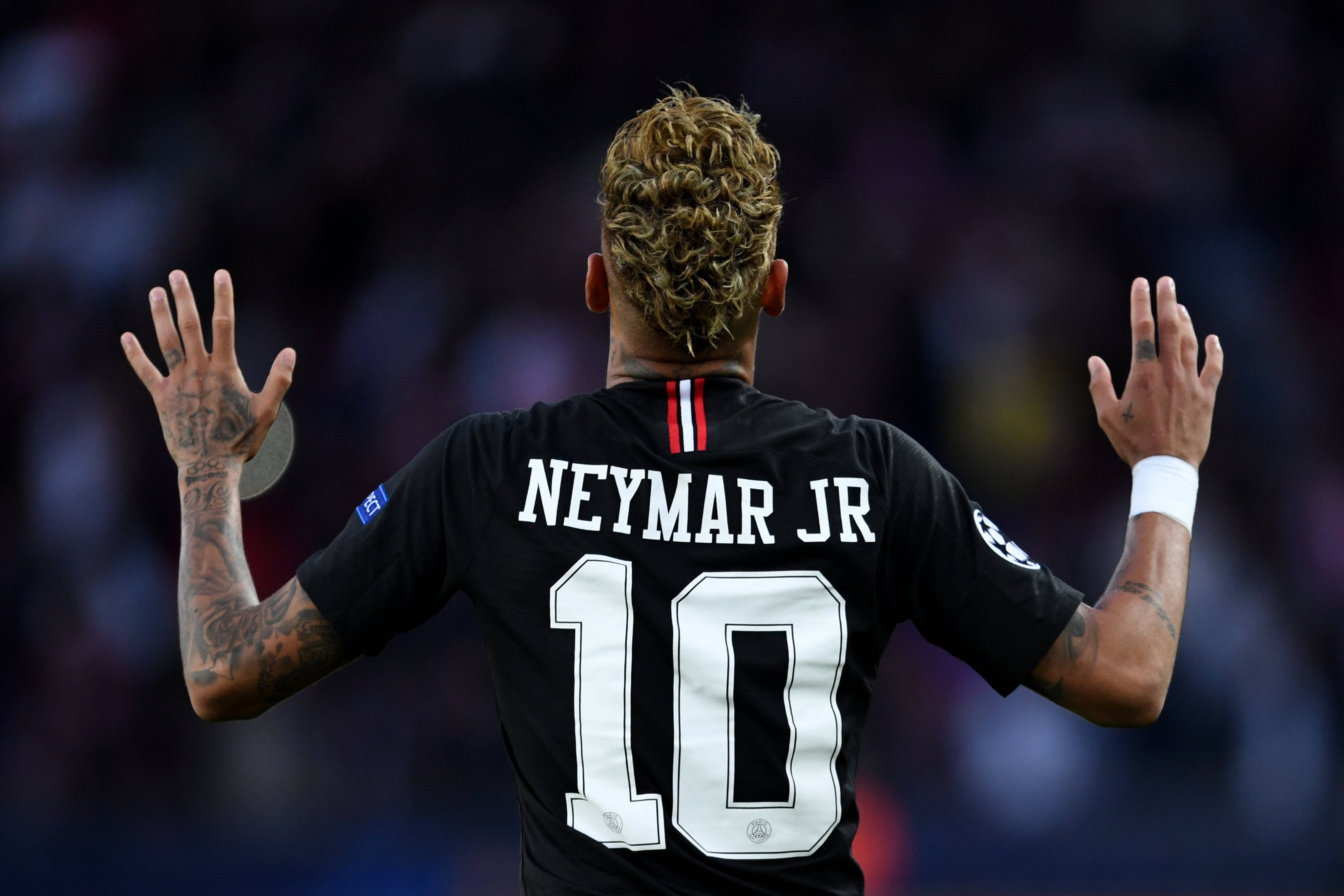 Koel Neymar Jr Hande Omhoog Muurpapier