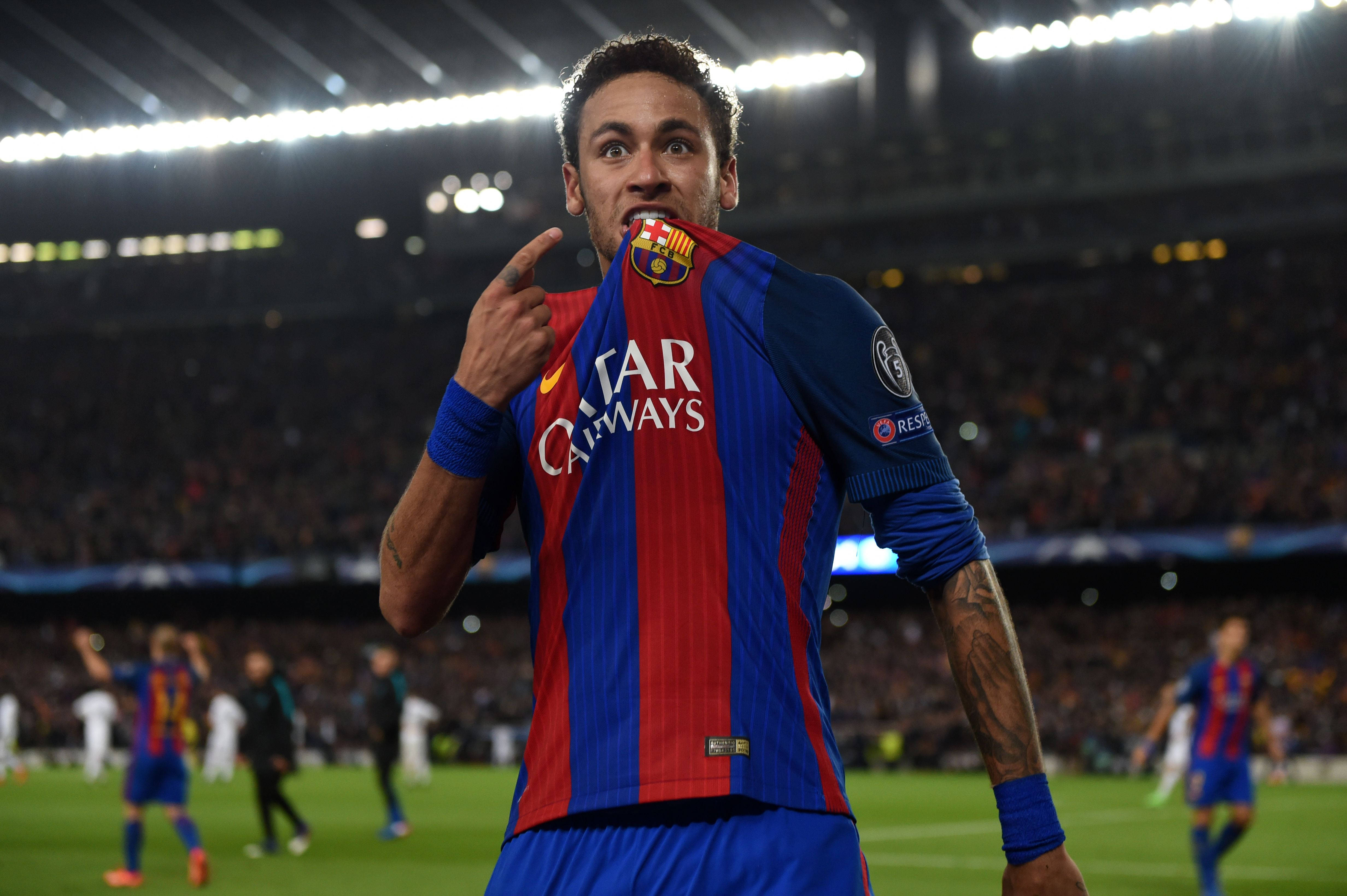 Koel Neymar Jr wat sy trui wys Muurpapier