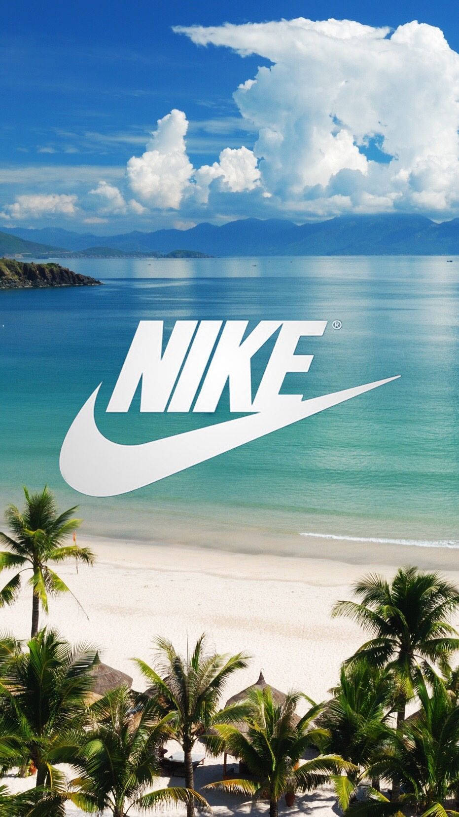 Koel Strand Met Nike-embleem Muurpapier