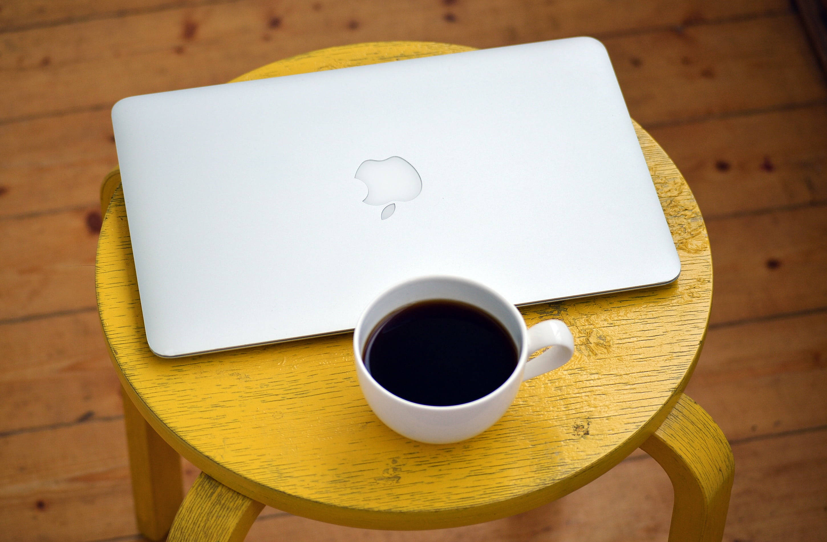 Koffie en MacBook Air Muurpapier