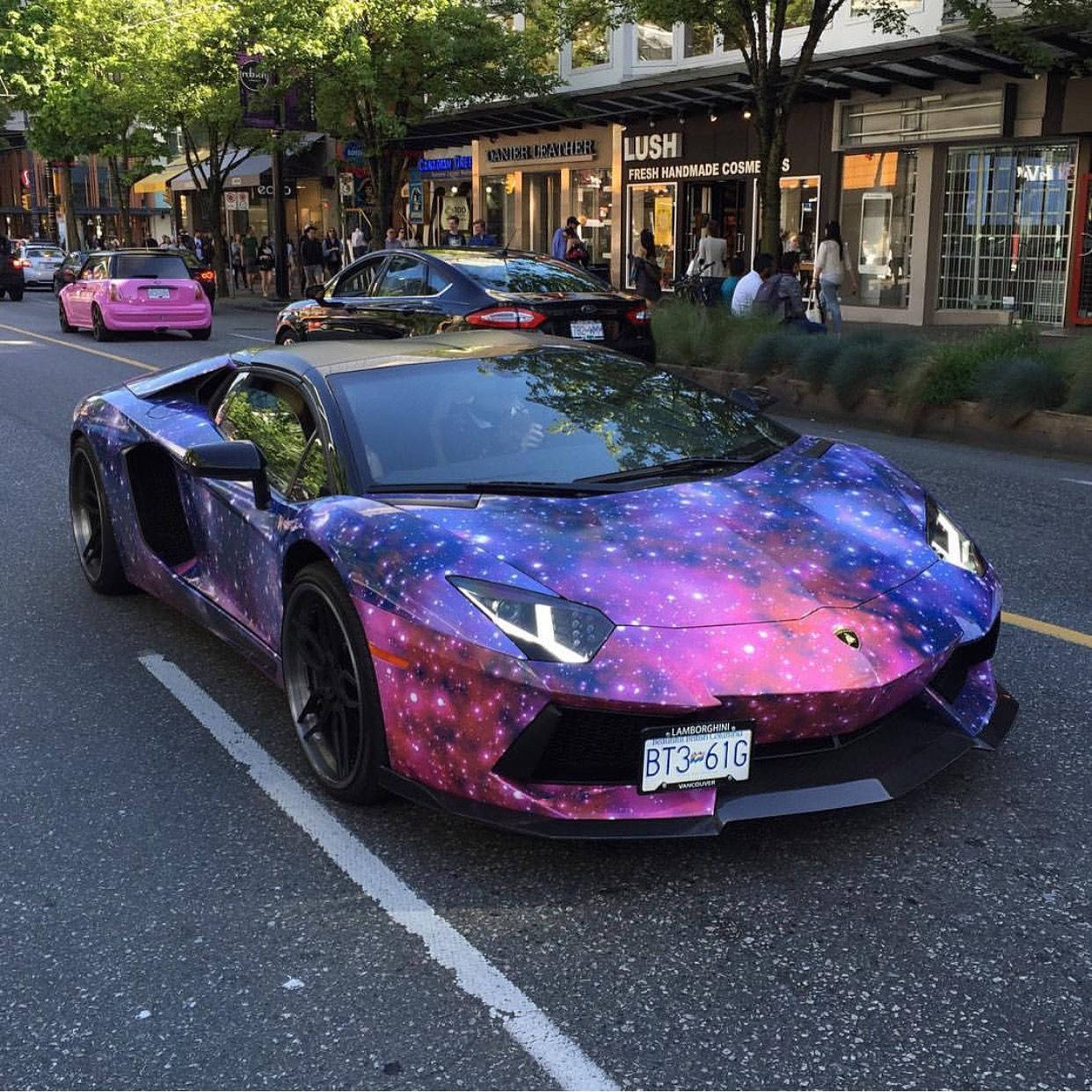 Lamborghini Galaxy Op Straat Muurpapier