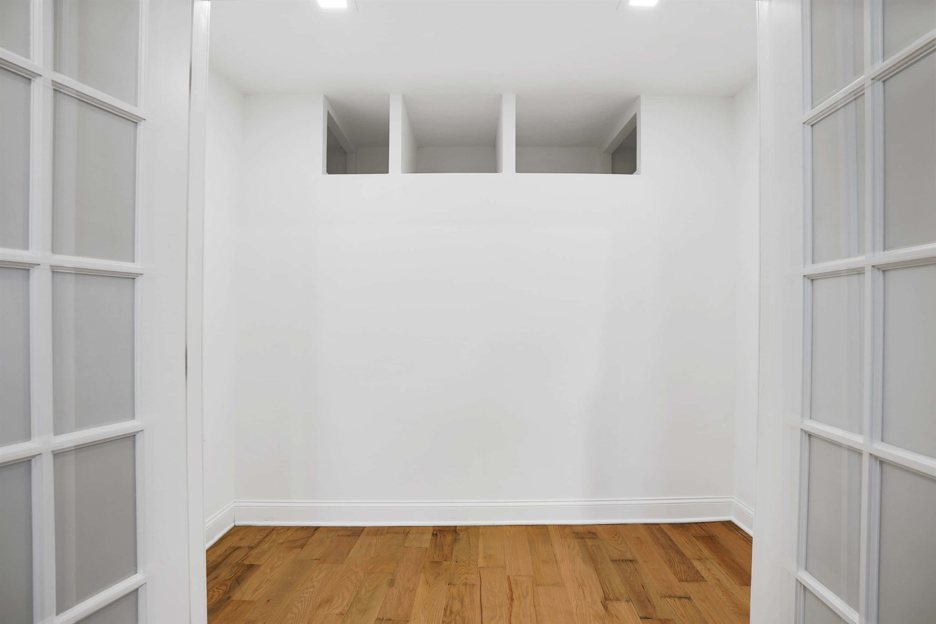 Leë Kamer met Vensterdeure Muurpapier