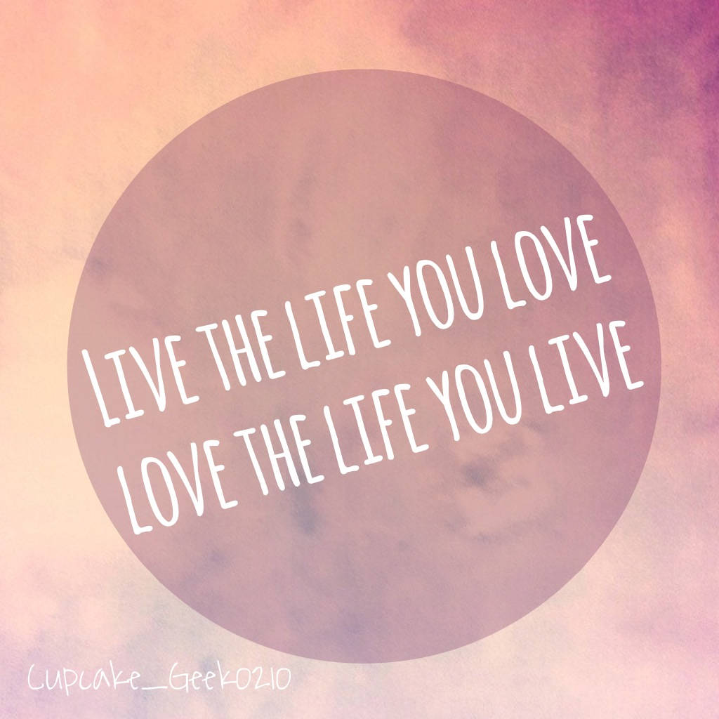 Lewe Liefde en Liefde Oulike Positiewe Aanhalings Muurpapier