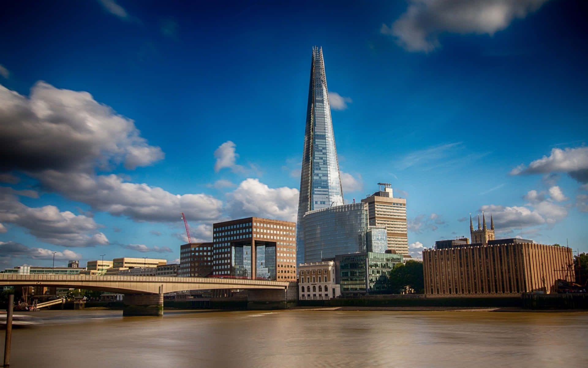Lewendige Londen-skyline en The Shard Muurpapier