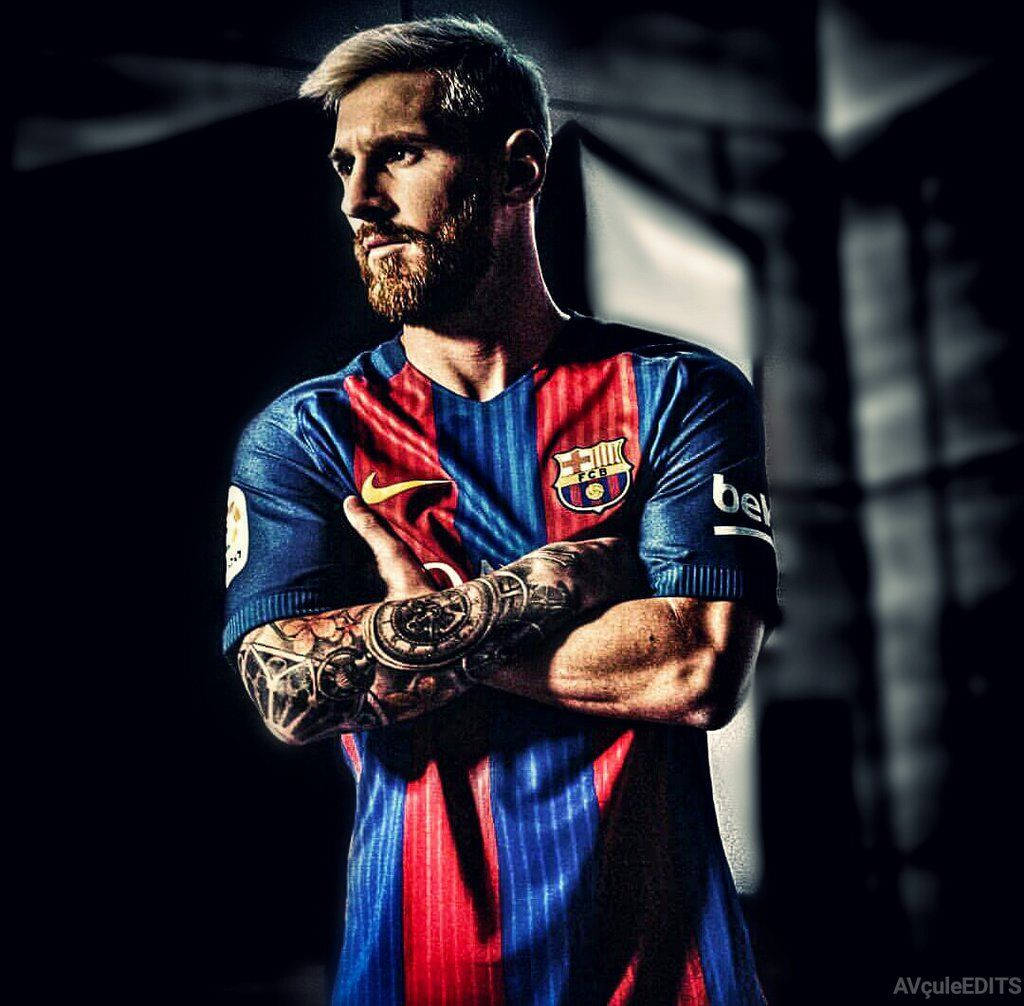 Lionel Messi met gekruiste arms in FC Barcelona-trui agtergrond