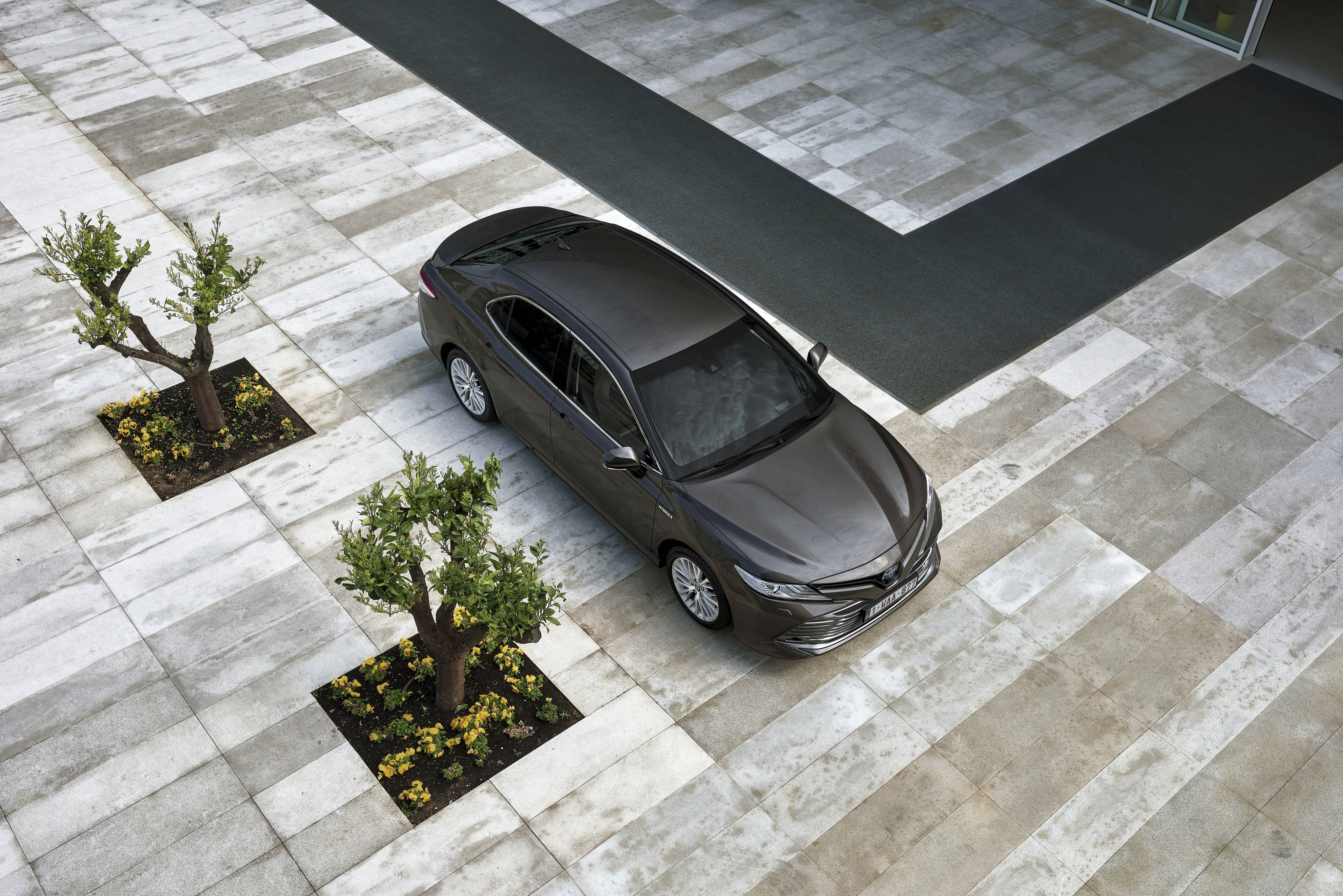 Lugfoto van Camry Toyota 4K Muurpapier