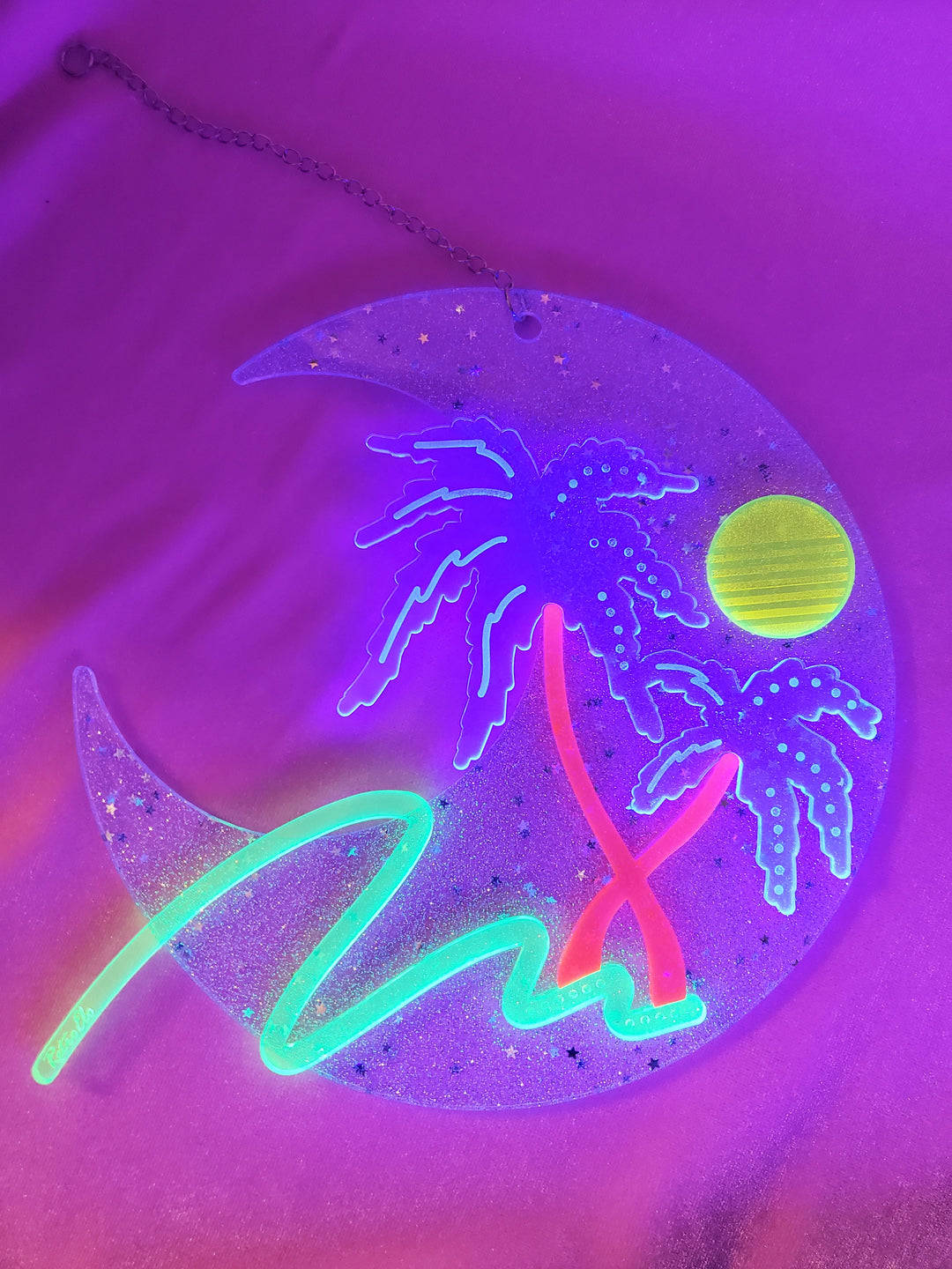 Lumineserende Neonmaan Muurpapier