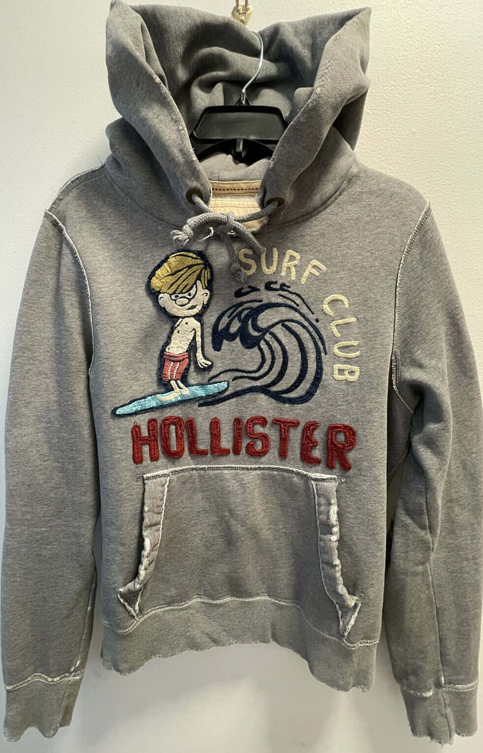 Maak jou winterklerekas helder met opvallende stukkies van Hollister Muurpapier