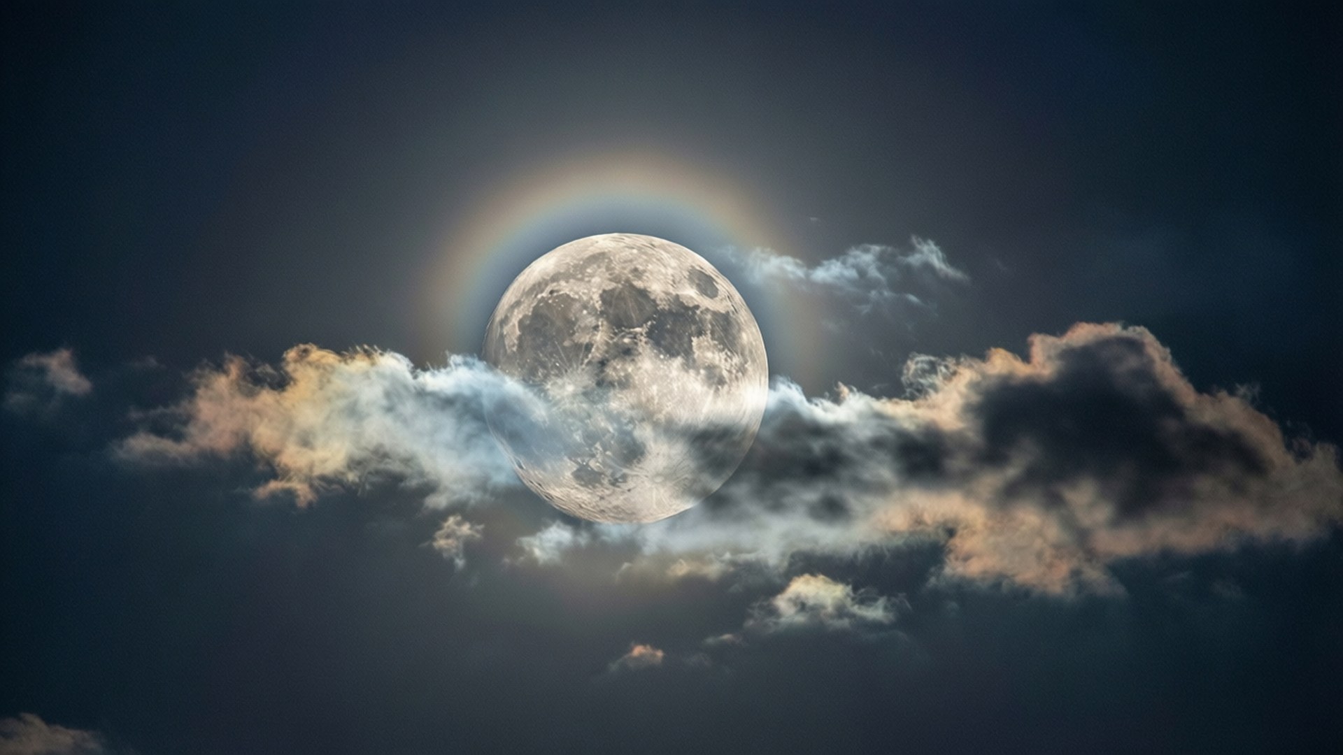 Maandag Agter Wolke Muurpapier