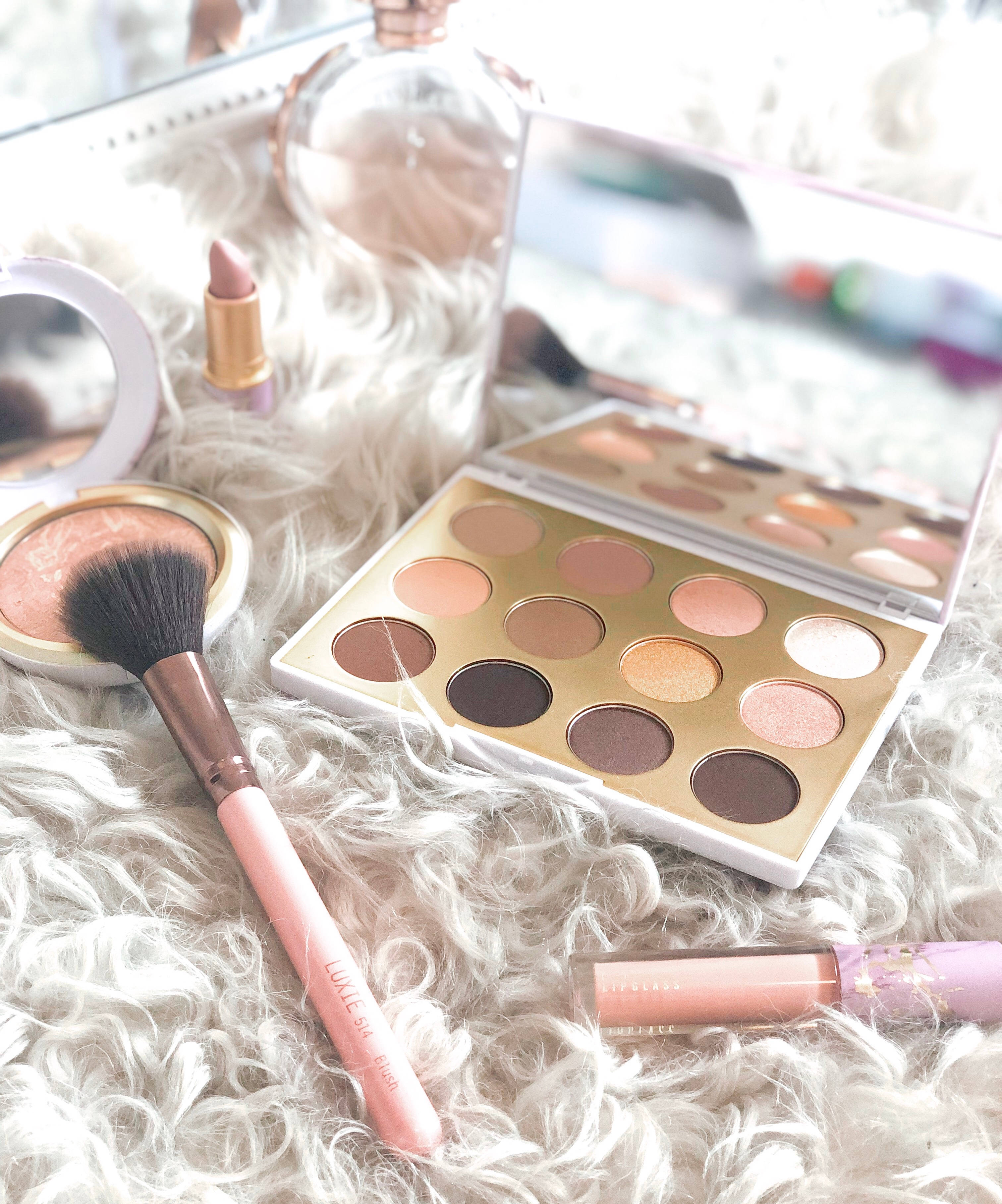 Mac Cosmetics Sneeubal Muurpapier