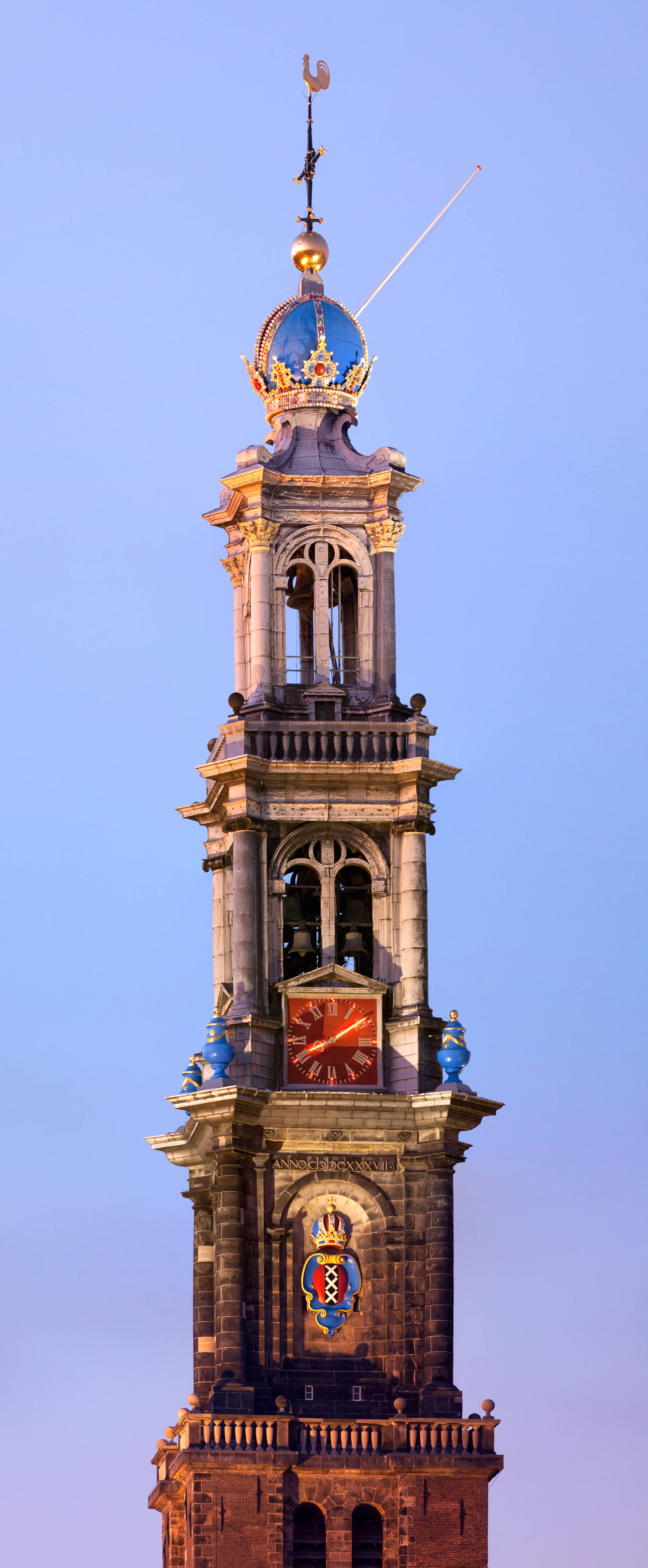 Majestueuse Piek van die Westerkerktoring in Amsterdam Muurpapier