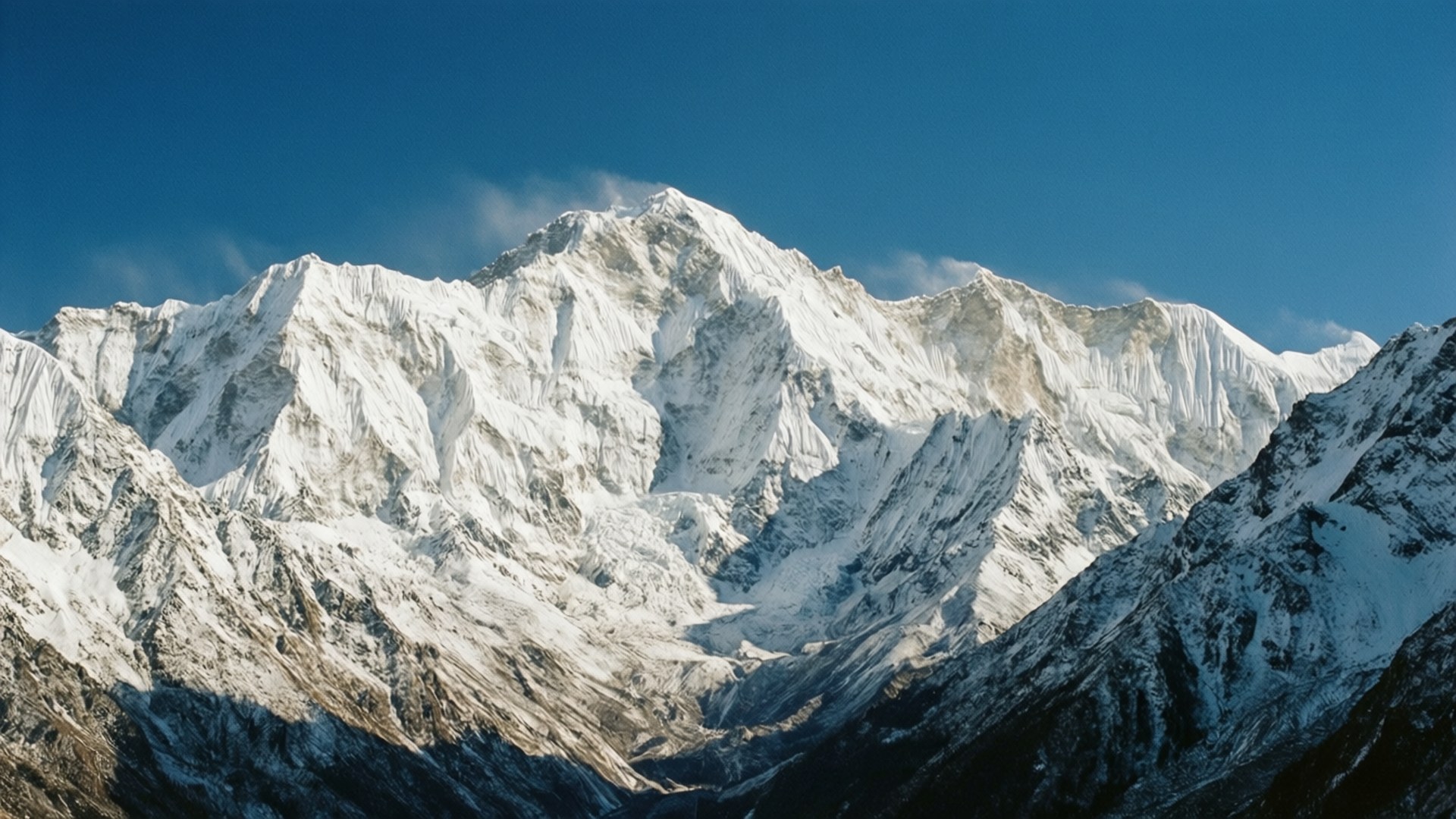 Majestueuse Sneeupieke Muurpapier