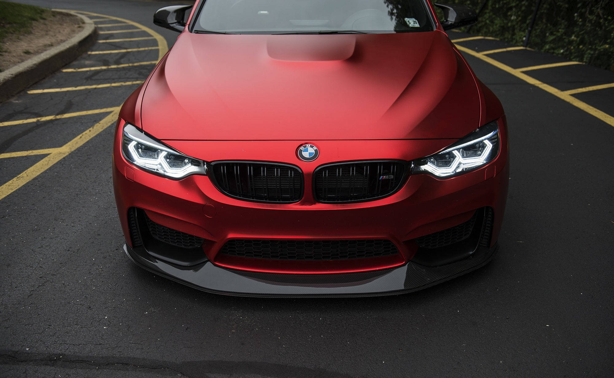 Mat Rooi M3 BMW Skoonlaptop Muurpapier