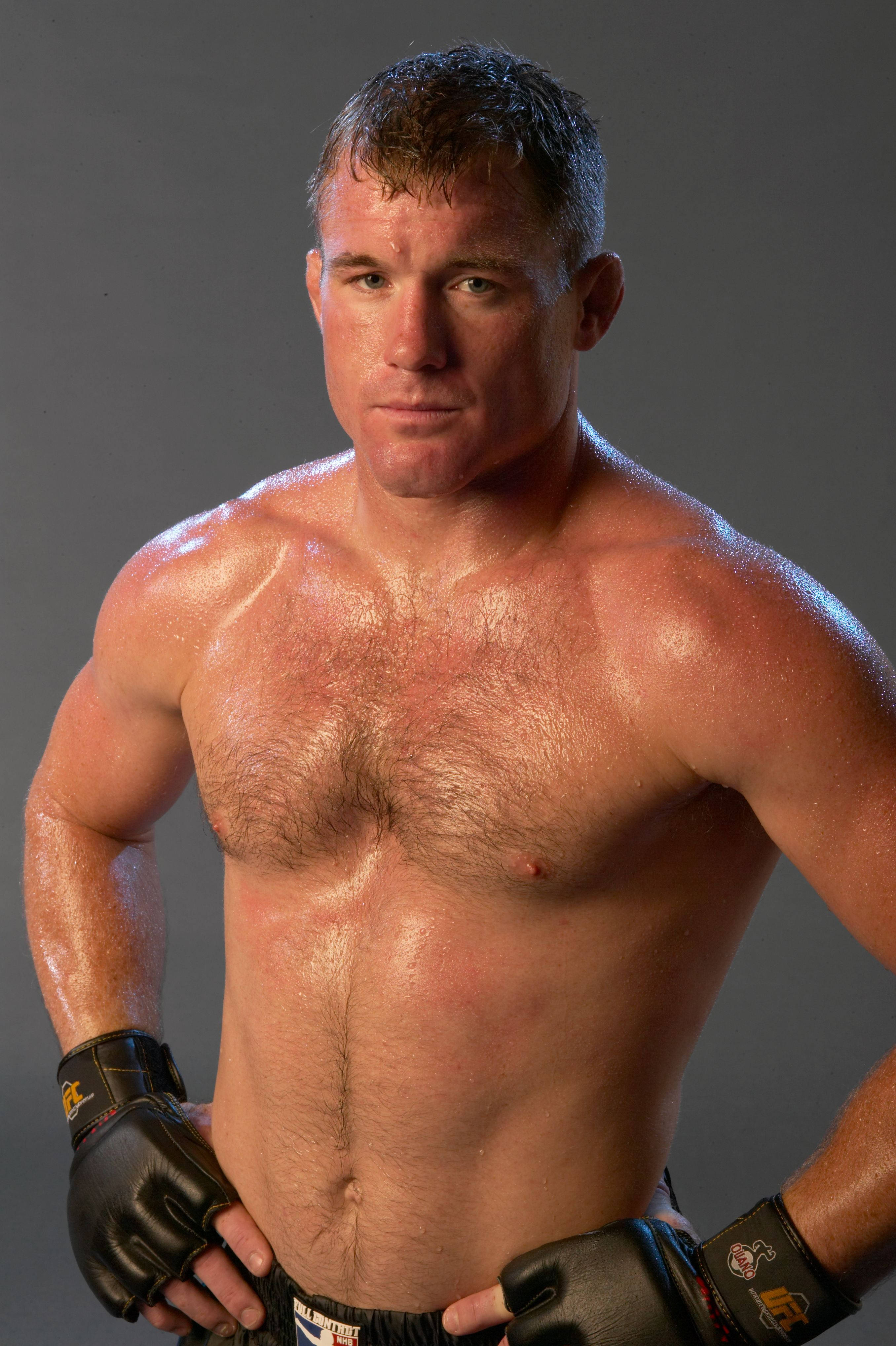 Matt Hughes Portret Posisie Muurpapier