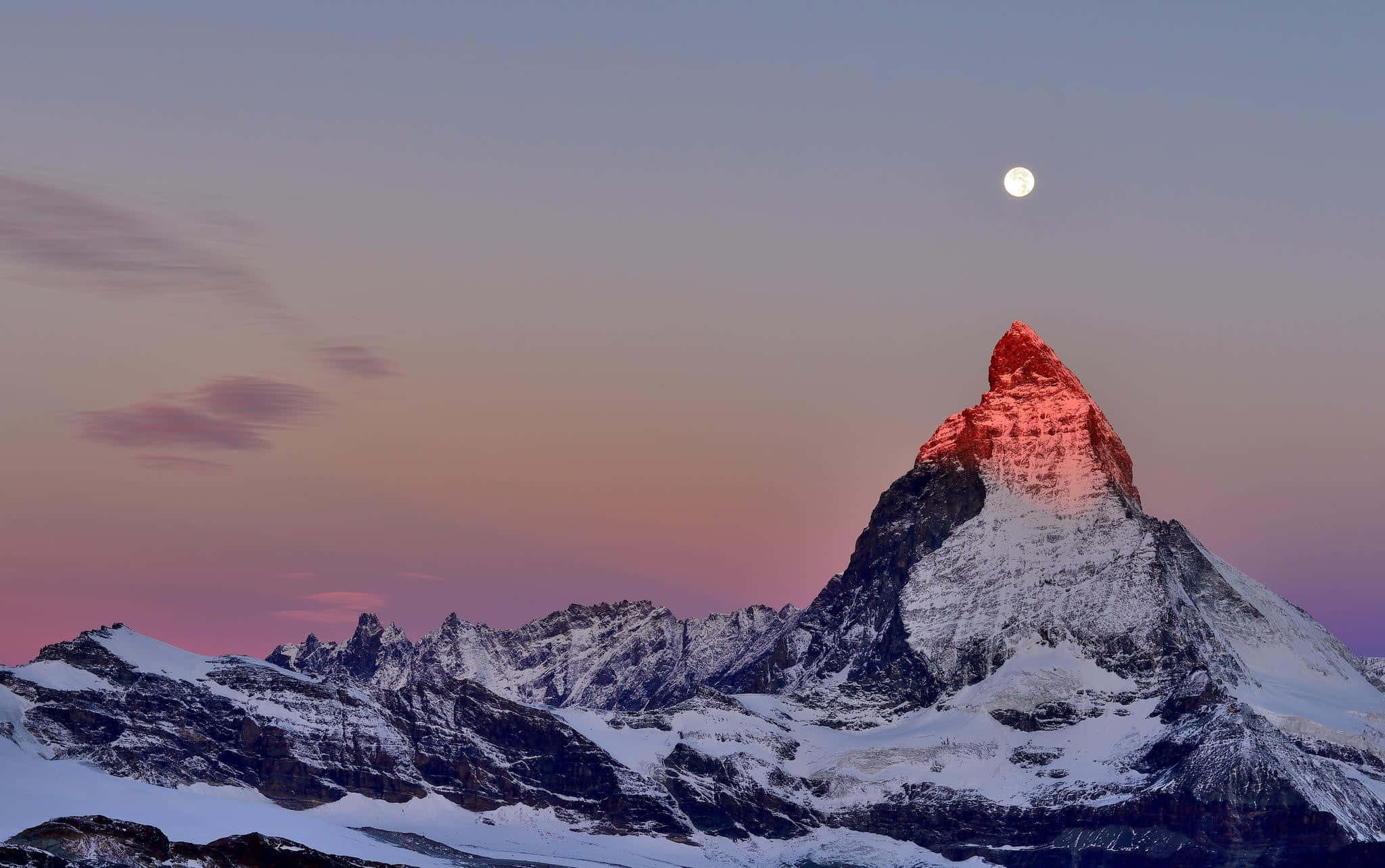Matterhorn wys na die Maan Muurpapier