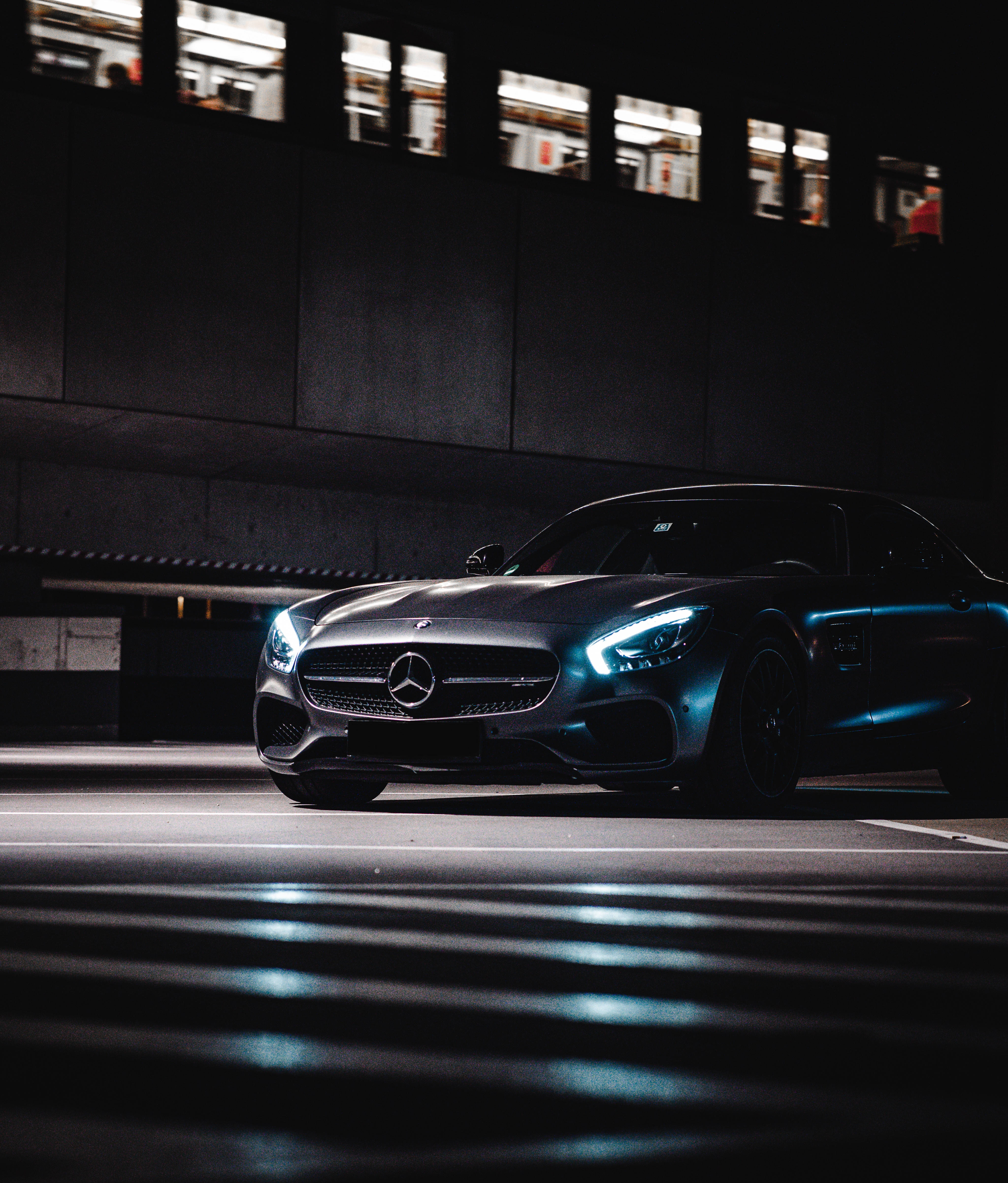 Mercedes Benz Gloei In Die Donker Muurpapier
