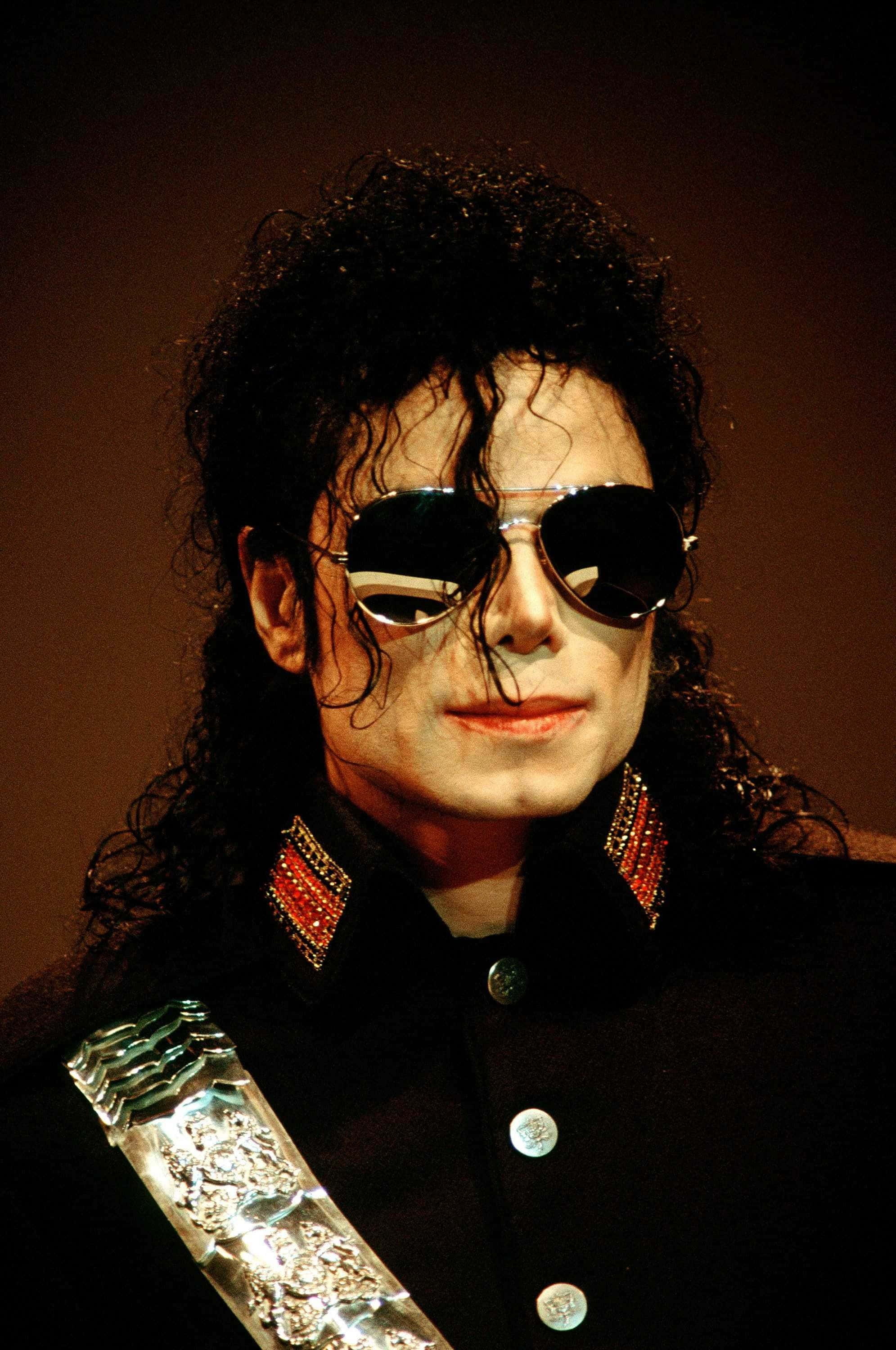 Michael Jackson ikoniese pose tydens 1991-optrede Muurpapier