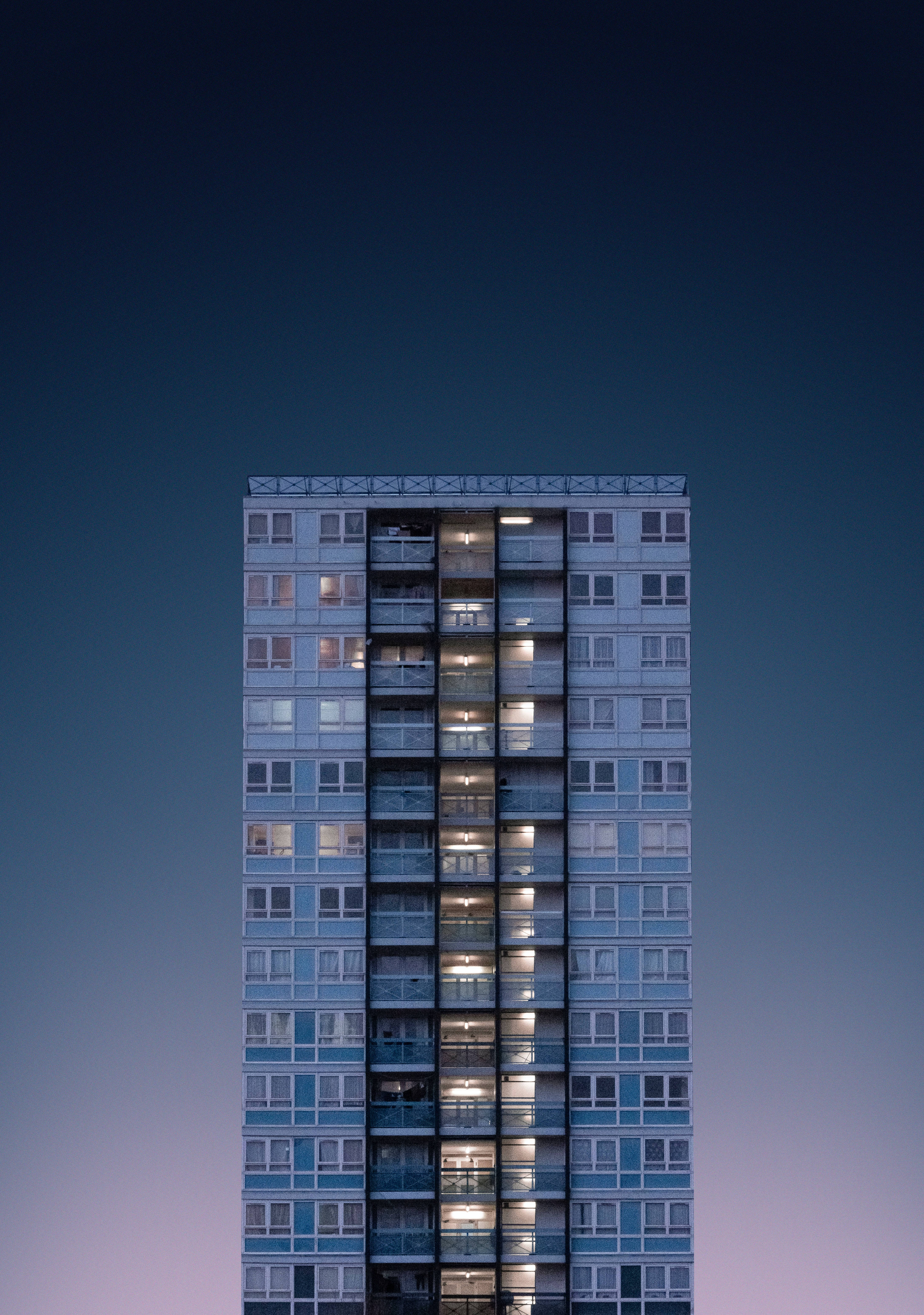 Minimale Blou 3D-geboufasade Muurpapier