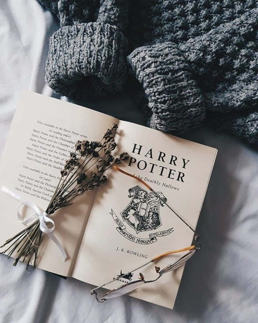 'n Dromerige uitsig oor Hogwarts Skool vir Heksery en Towerkuns Muurpapier