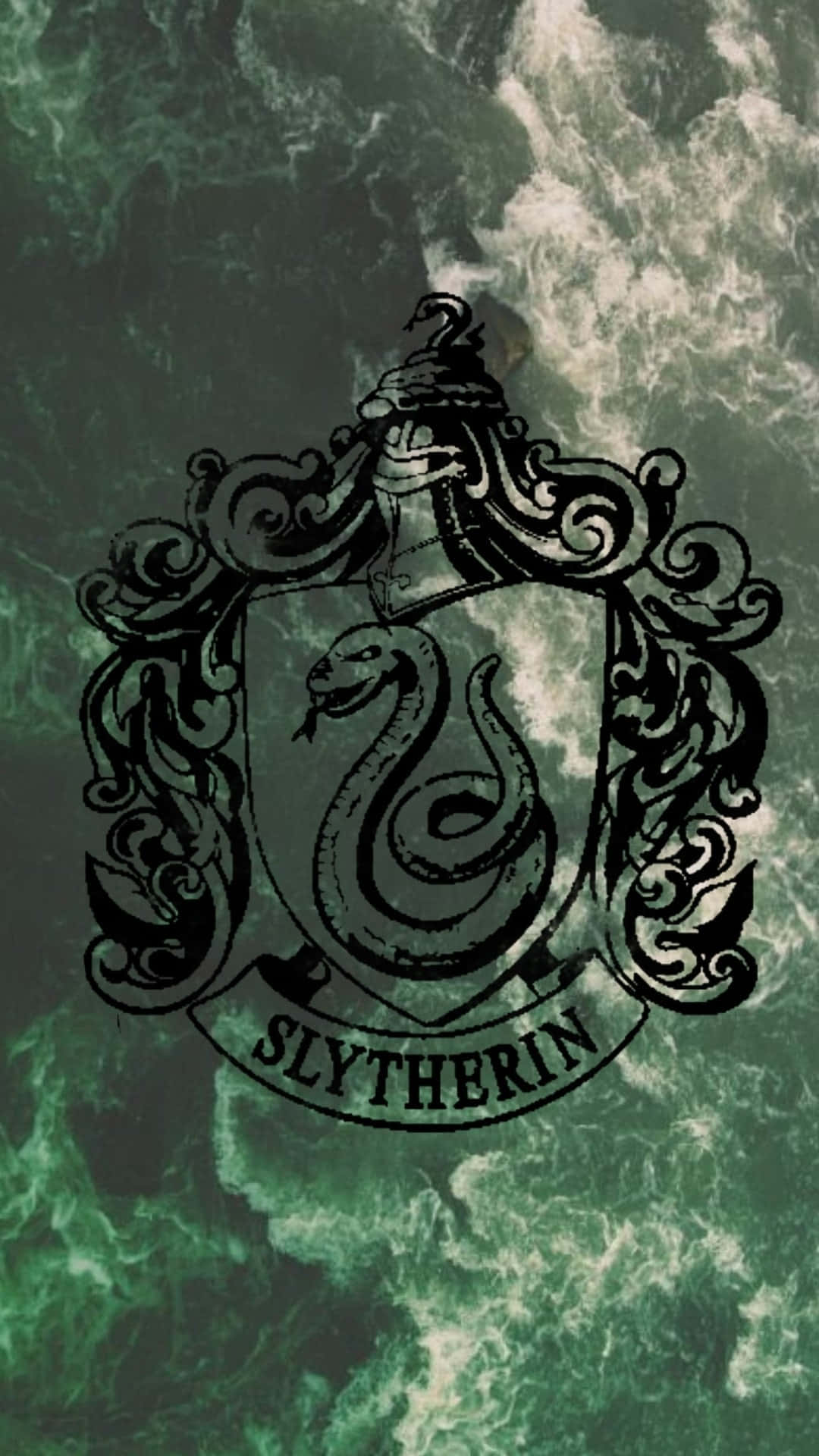 'n Geheimsinnige en kragtige estetiek wat uit die dieptes van Slytherin Huis straal Muurpapier