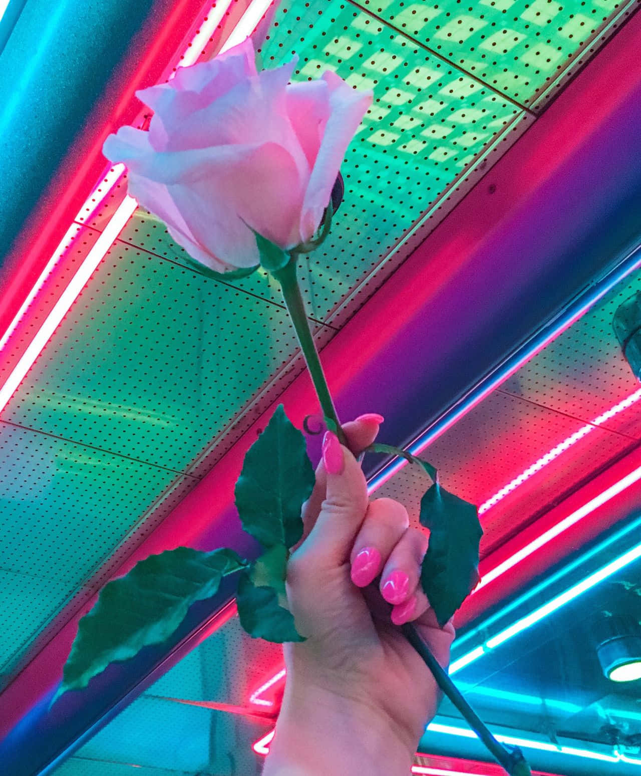 'n Kleurvolle droomlandskap van 'n Neon-estetika Muurpapier