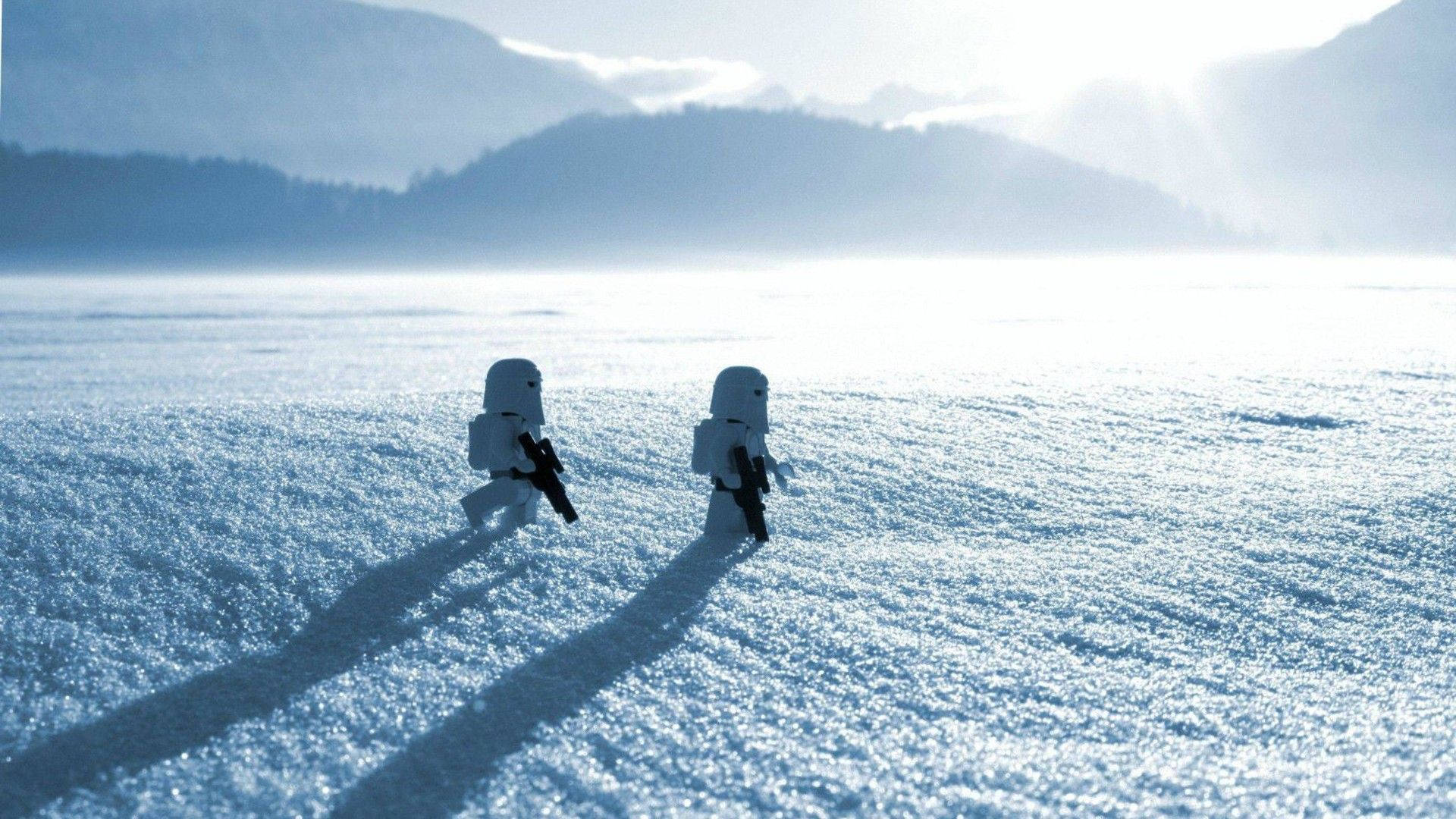 Star Wars-agtergrond van kloontrooper wat op ys loop tydens 'n helder sonnige winter — Star Wars Muurpapier