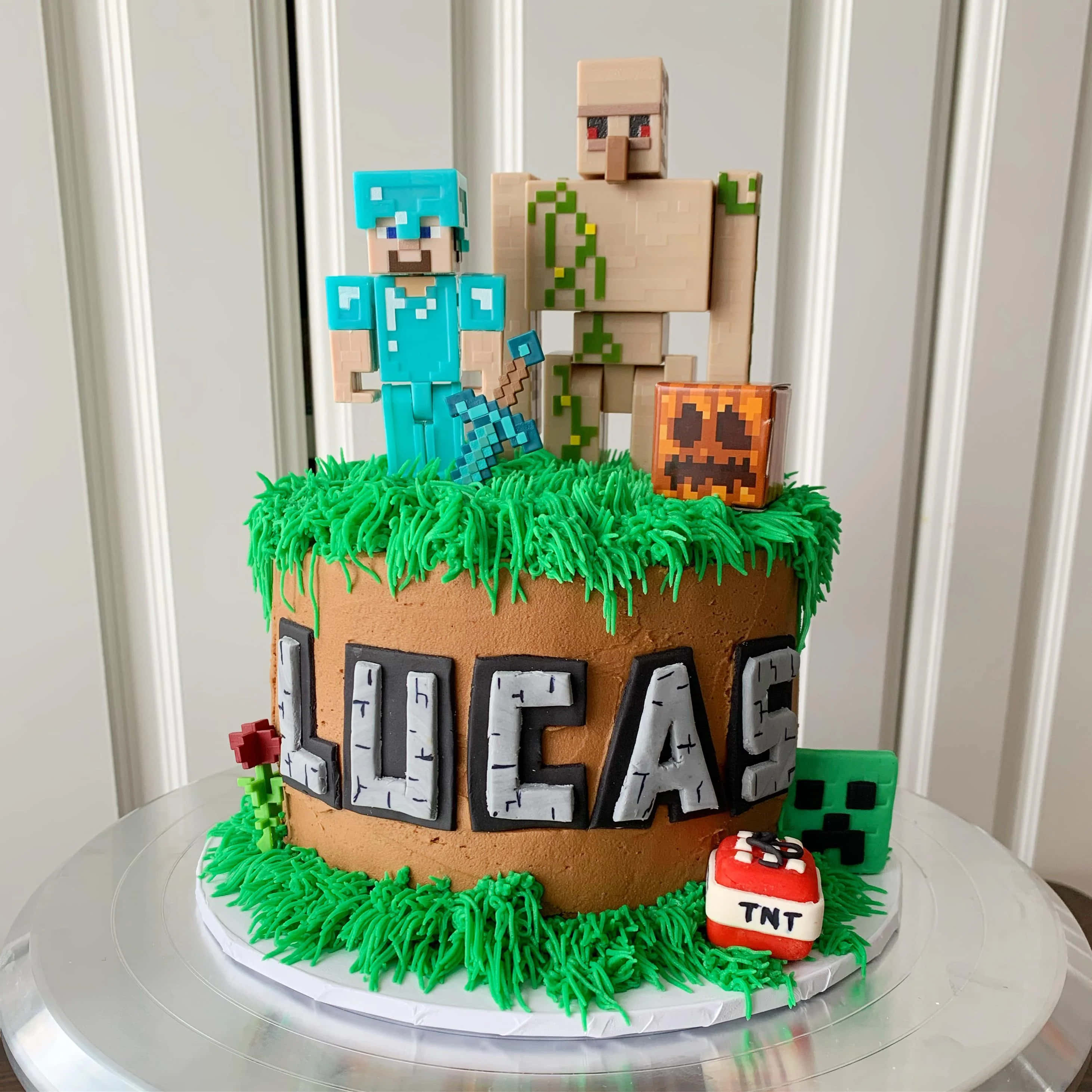 'n koek met 'n Minecraft tema Muurpapier