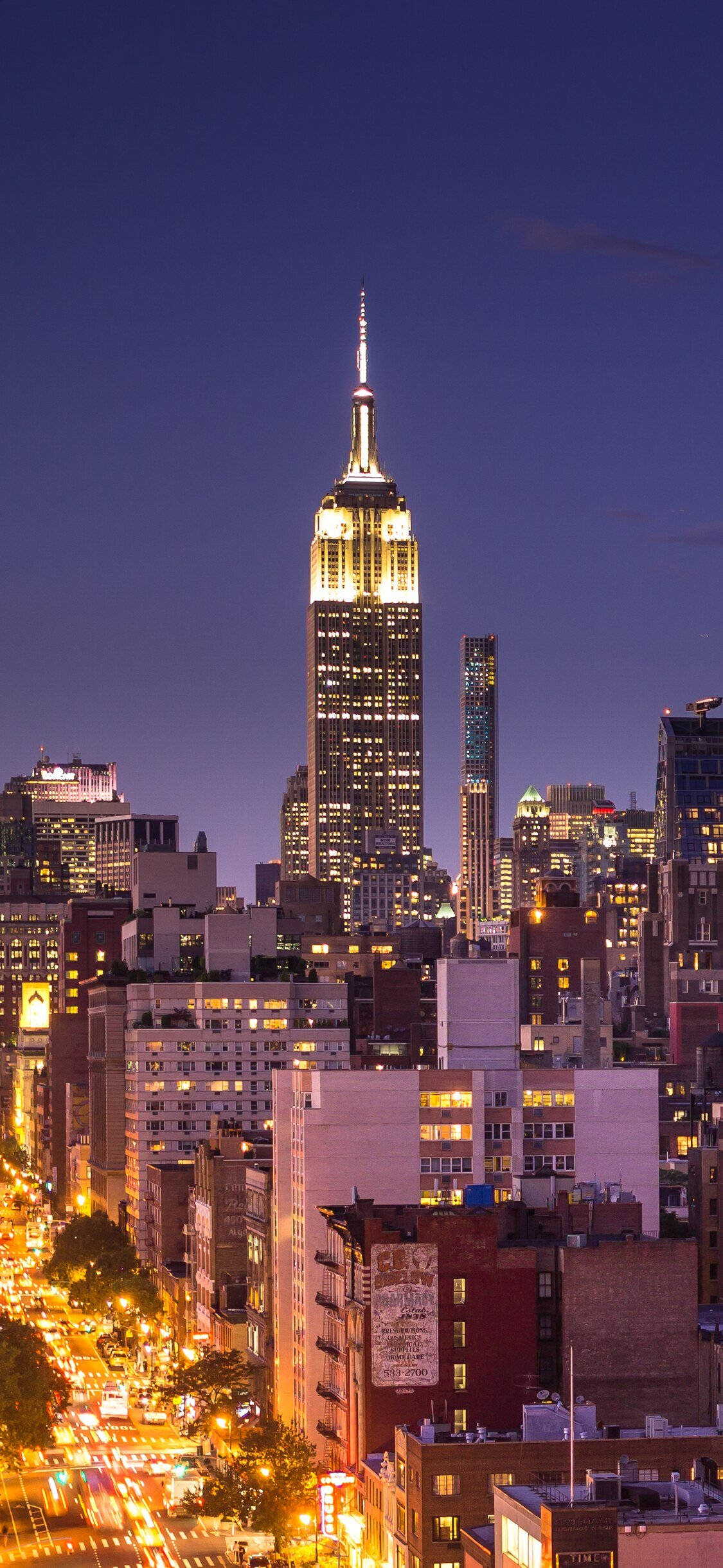 'n Pragtige skyline van New York Stad op 'n helder, sonnige dag. Muurpapier