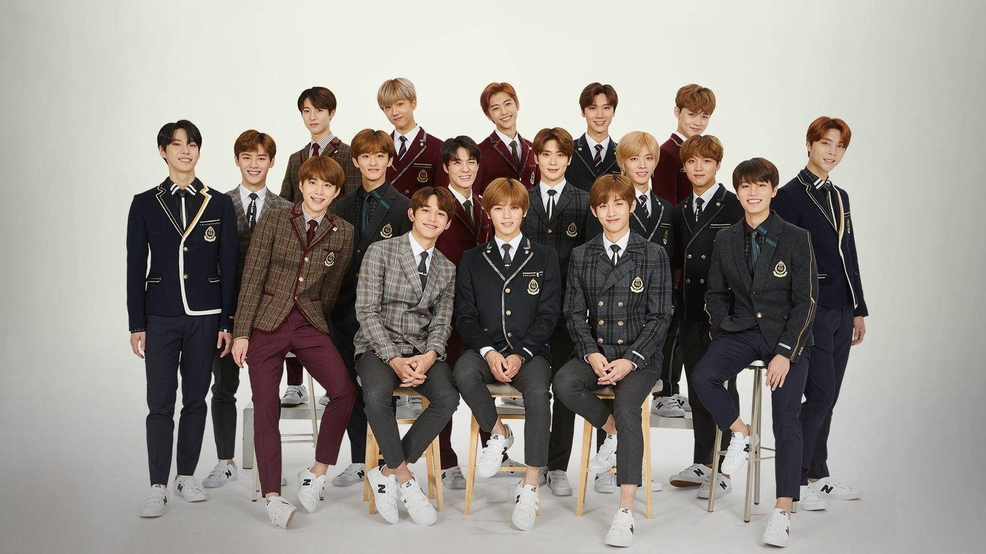 Nct Rekenaarskooluniform Muurpapier