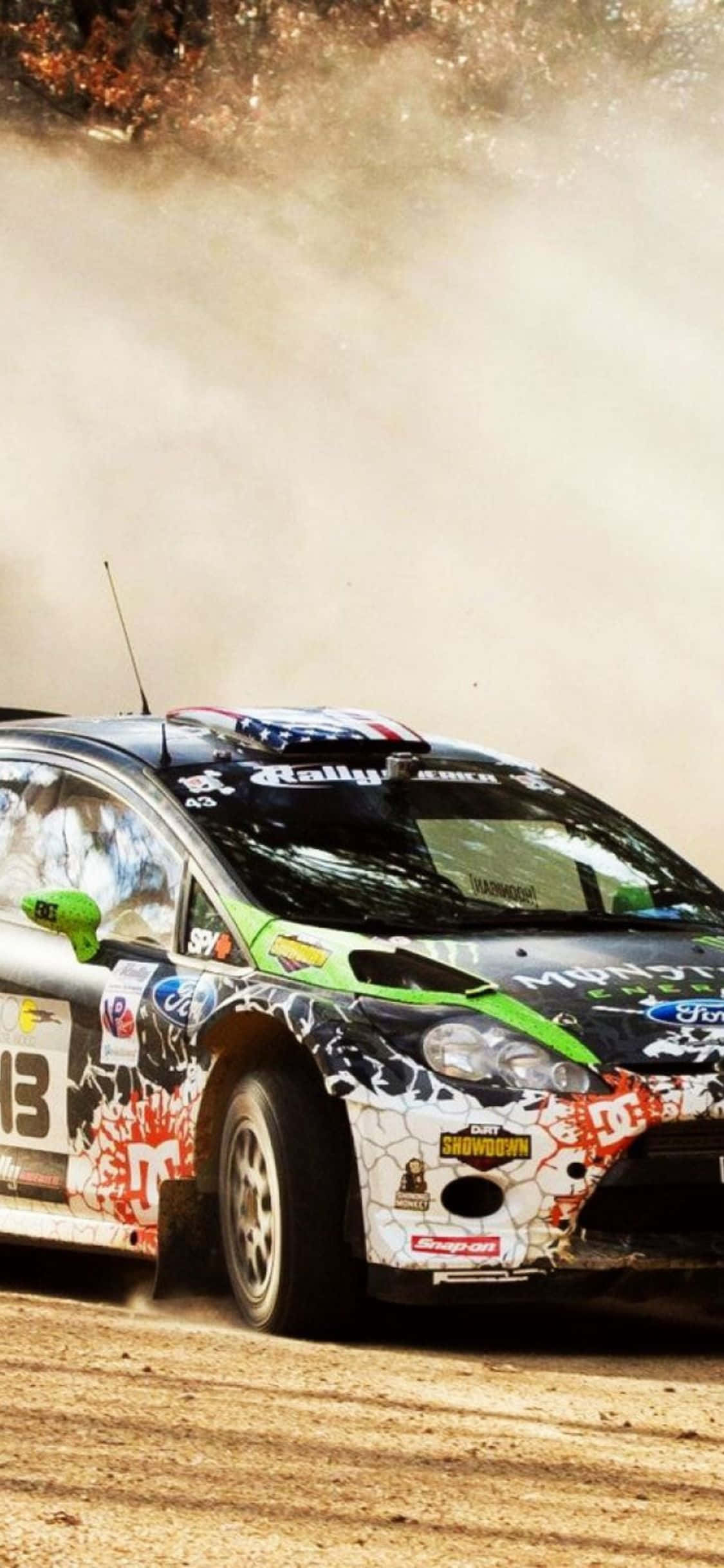 Neem jou motorsportdrome na nuwe vlakke met iPhone Xs en Dirt Rally Muurpapier