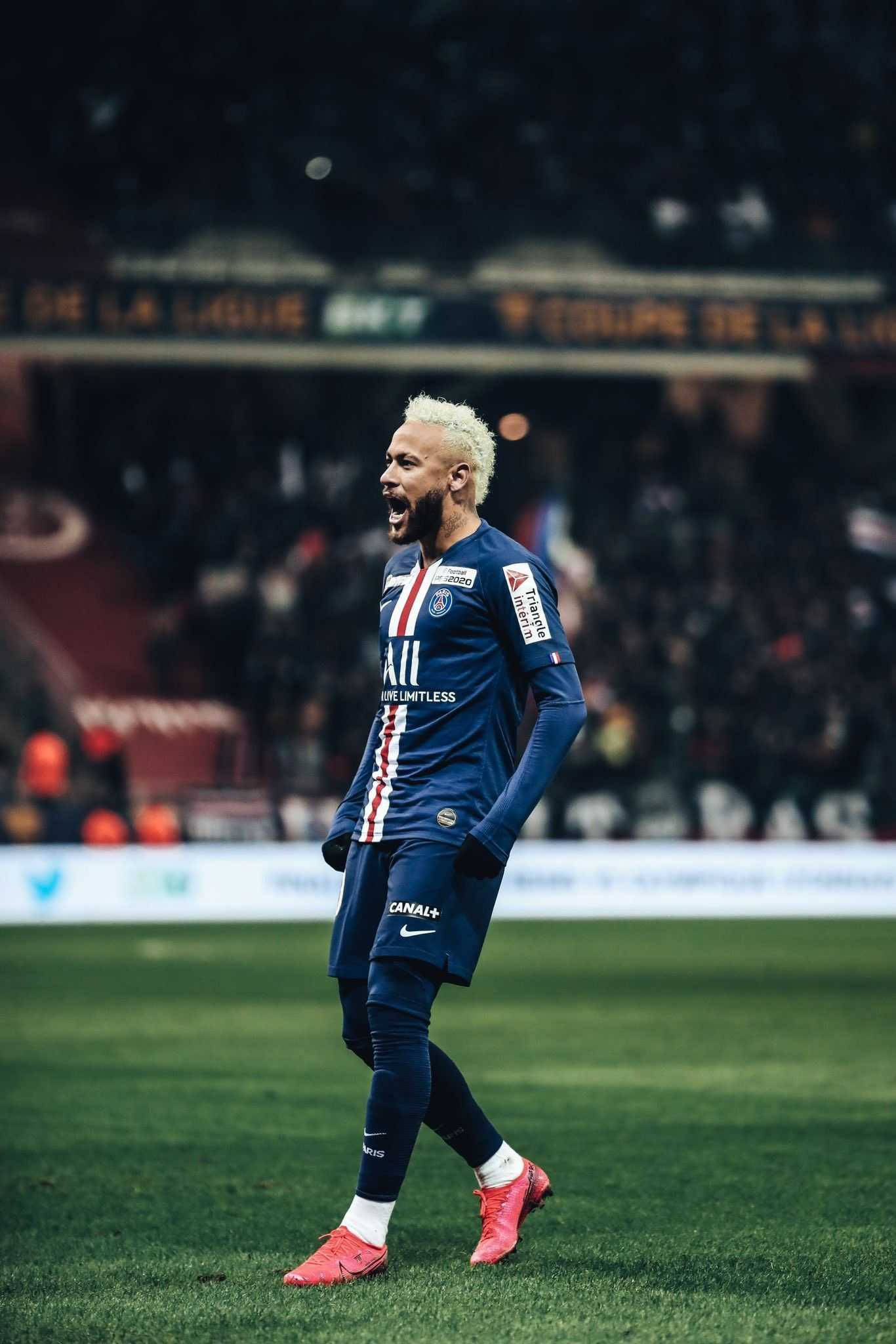 Neymar Jr met gebleikte hare Muurpapier