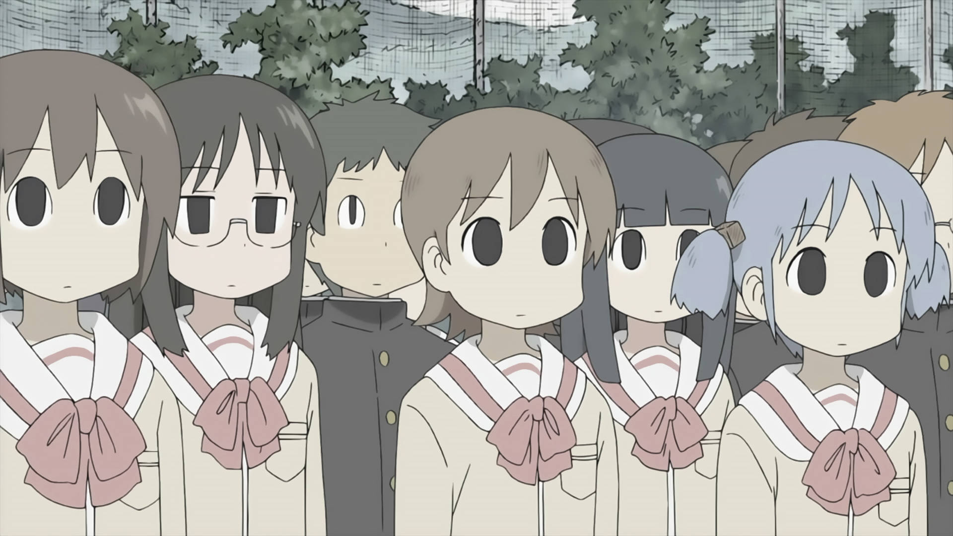 Nichijou-studente met dowwe kleure Muurpapier