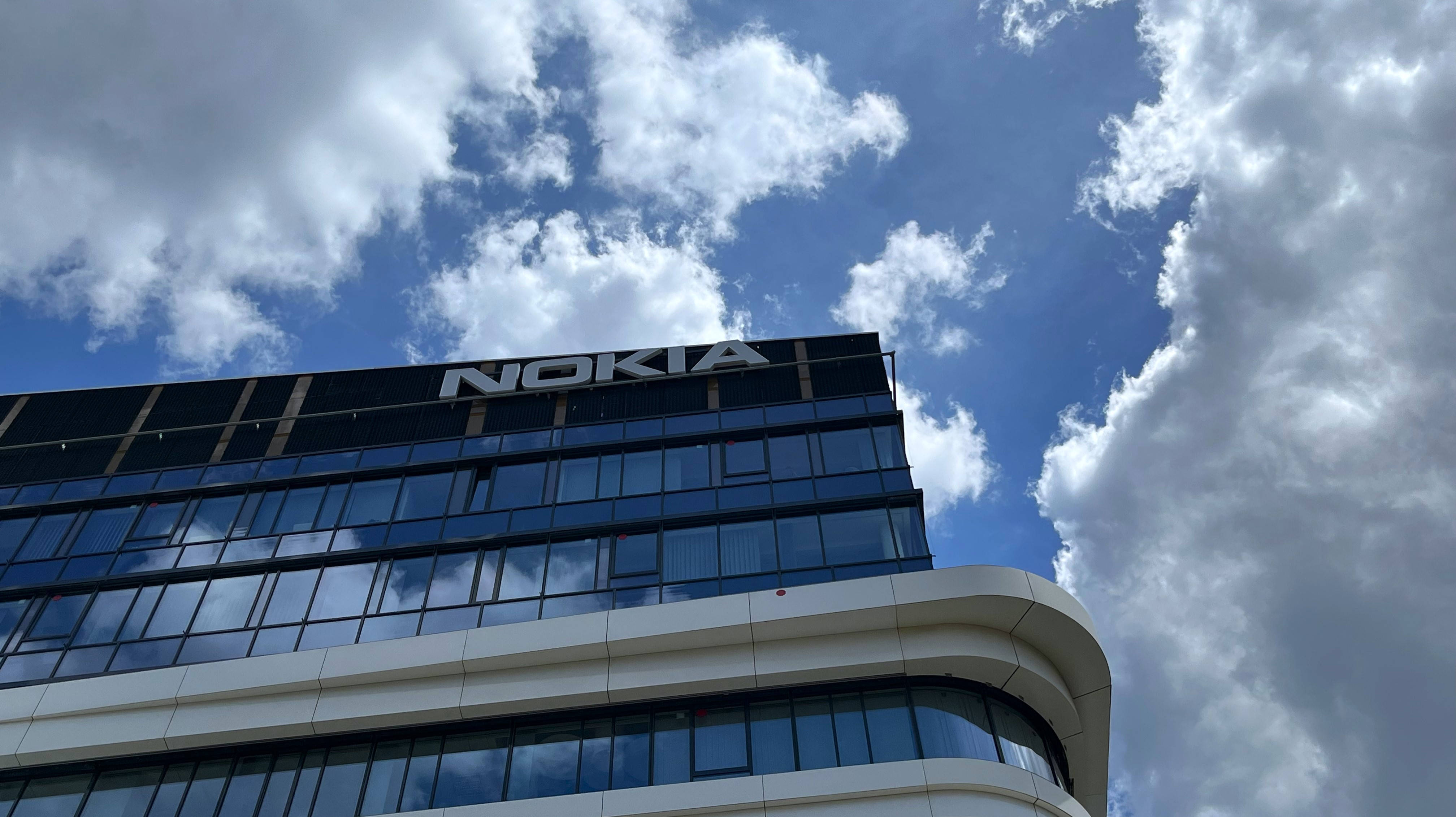 Nokia Networks Skypark-gebou Muurpapier