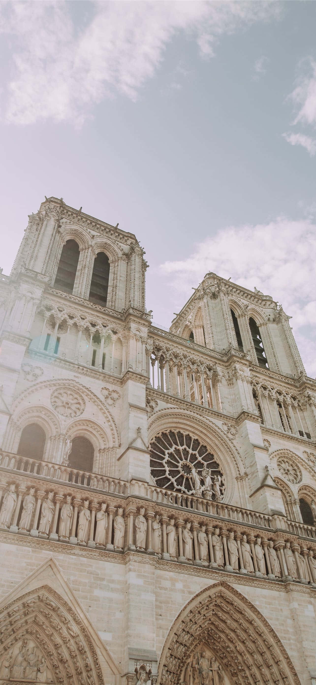 Notre Dame-katedraal voorargitektuur Muurpapier