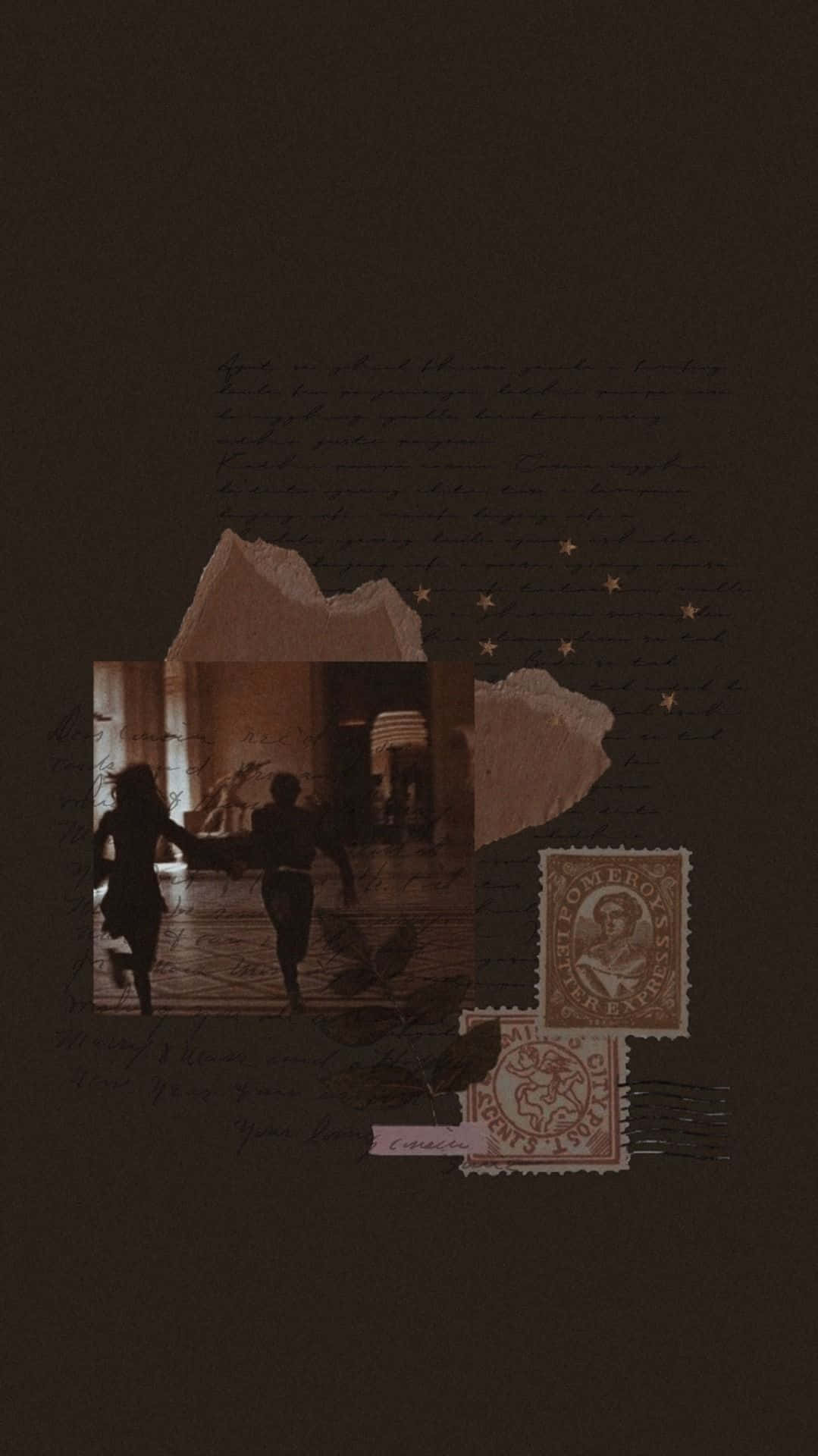 Omhels die Geheimsinnige Bekoring van Donker Akademie-estetiek Muurpapier