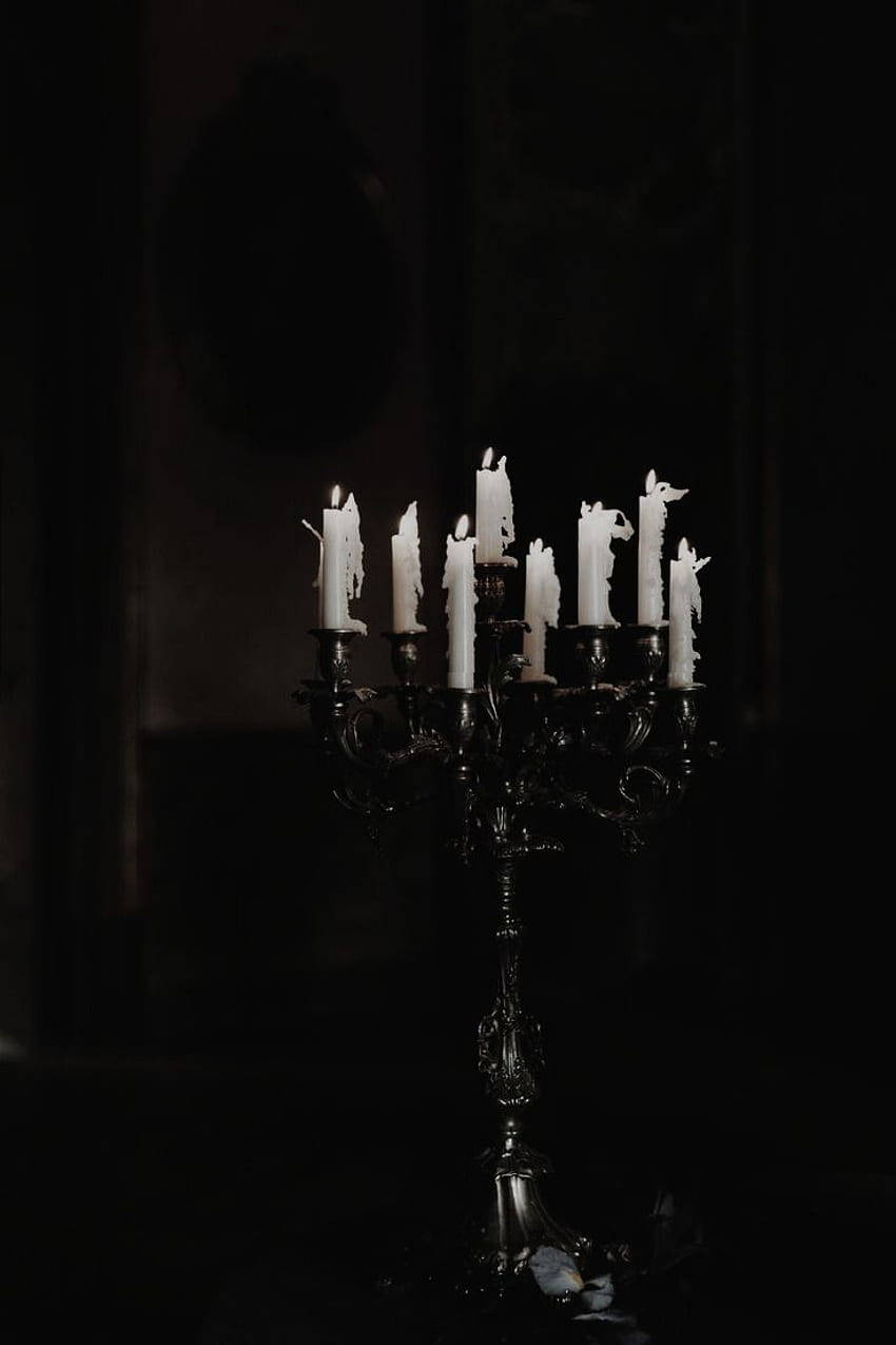 Omhels jou innerlike goth-glam met 'n edgy voorkoms en donker aantrekkingskrag. Muurpapier