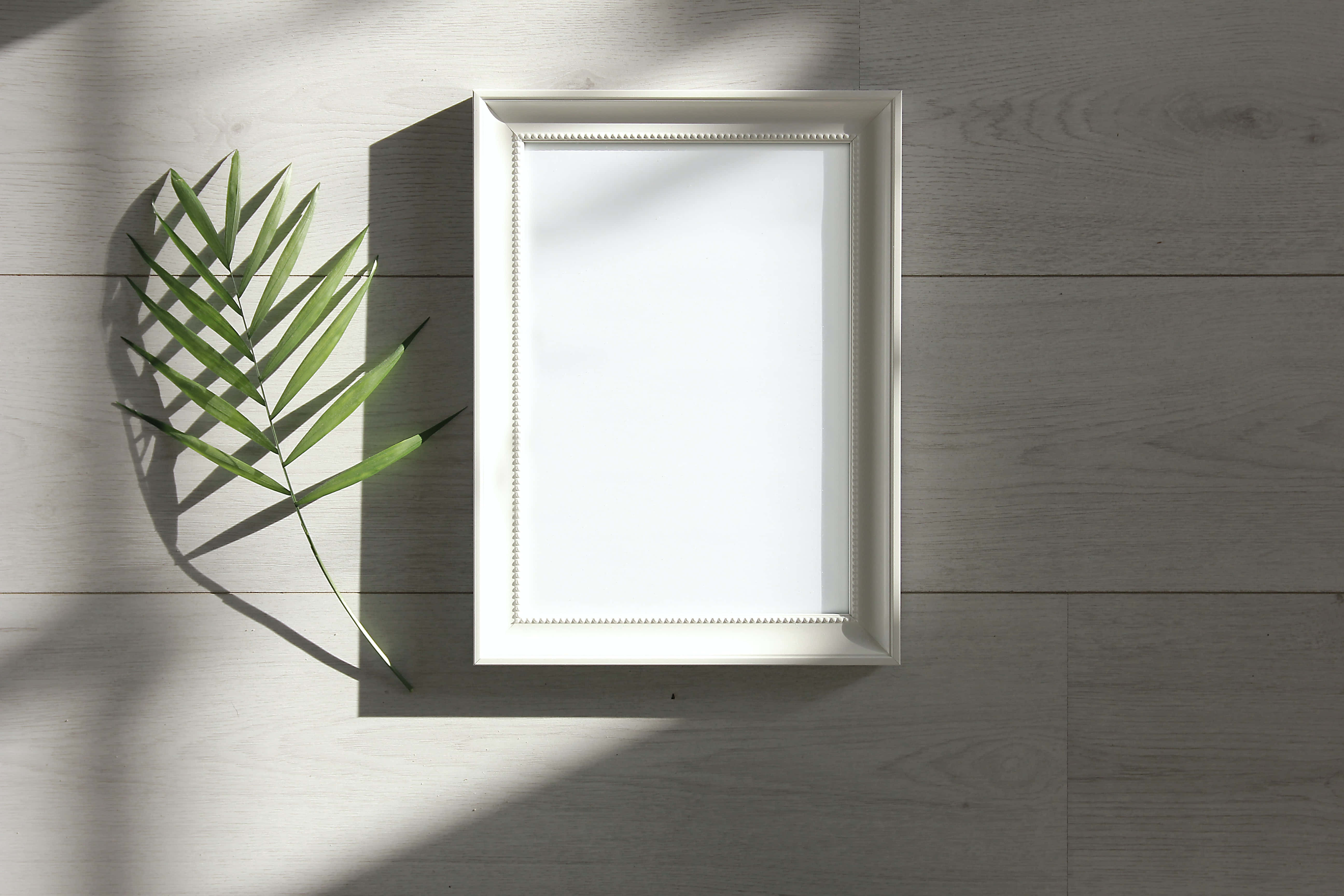Ontwerp jou bemarkingsontwerpe slim op hierdie uitlegagtergrond Muurpapier
